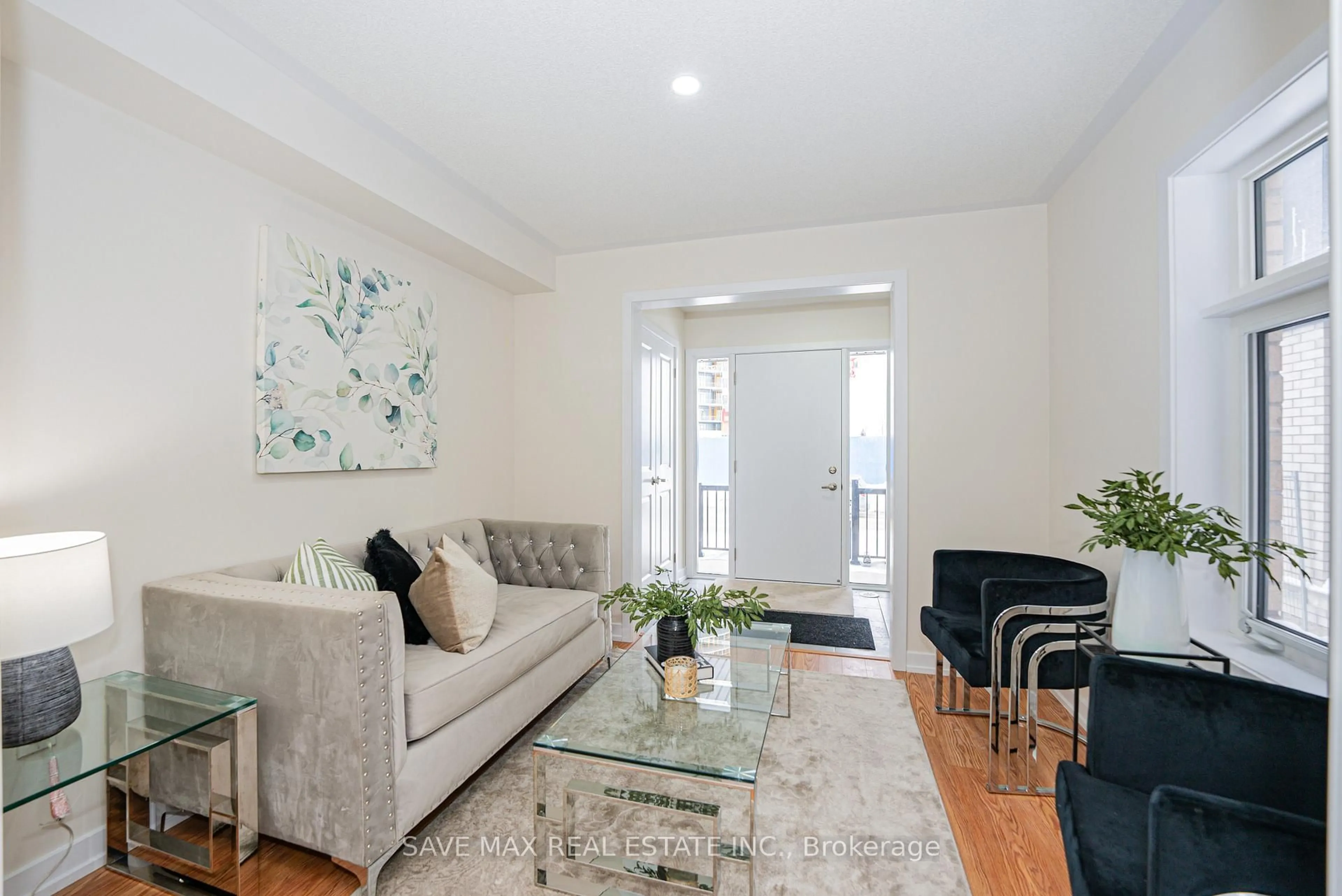 Living room with furniture, unknown for 26 Dandara Gate, Vaughan Ontario L4L 1V8