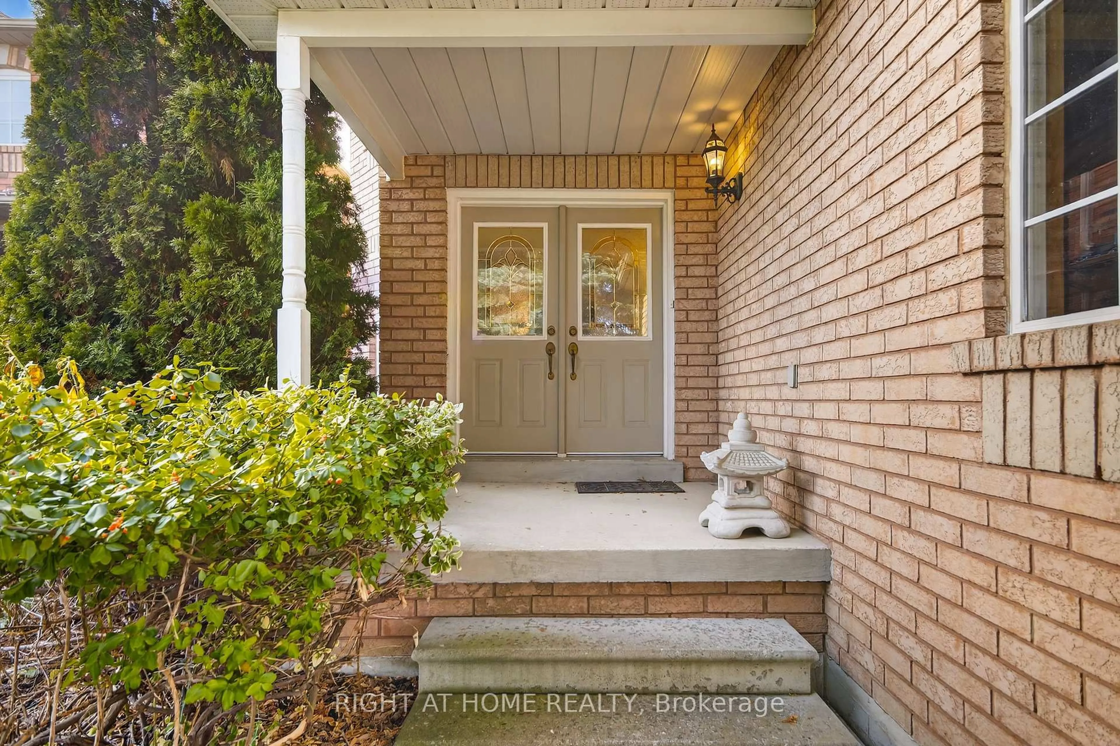 Home with brick exterior material, street for 1338 Vincent Cres, Innisfil Ontario L9S 1Z8