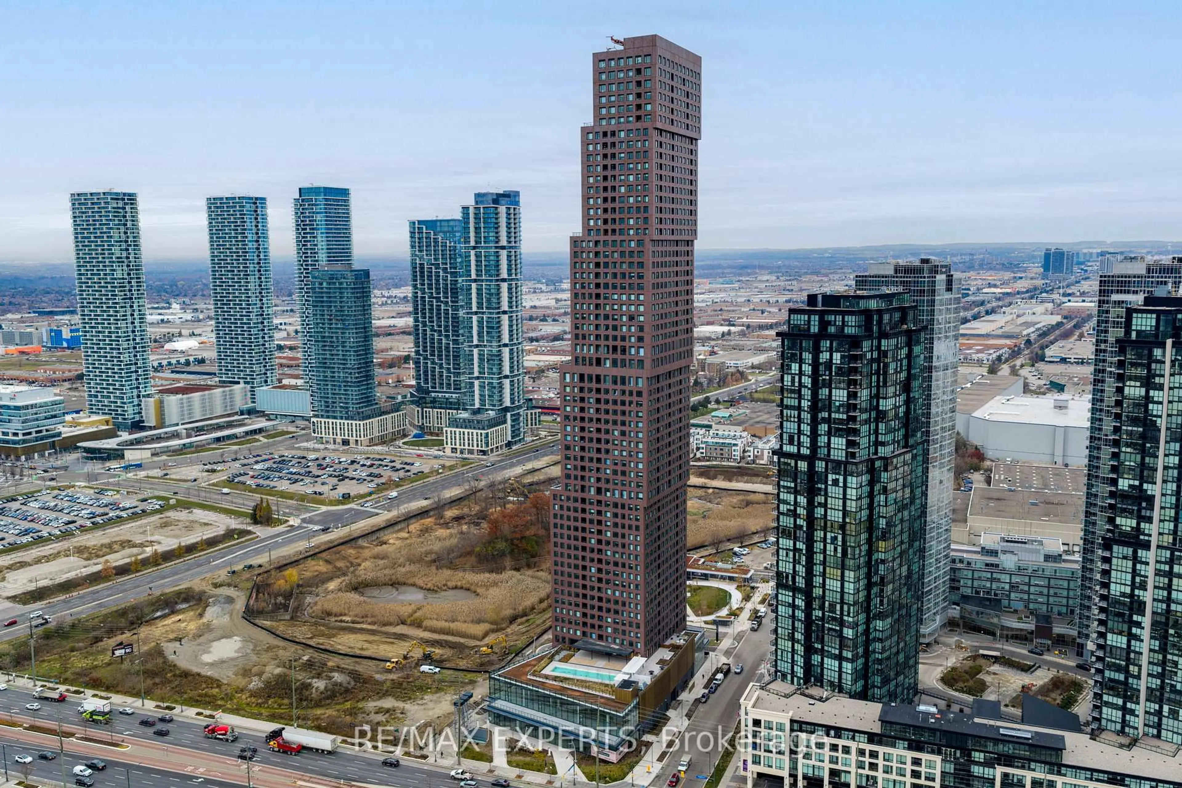 A pic from outside/outdoor area/front of a property/back of a property/a pic from drone, city buildings view from balcony for 2920 Highway 7 Rd #1010, Vaughan Ontario L4K 0P4