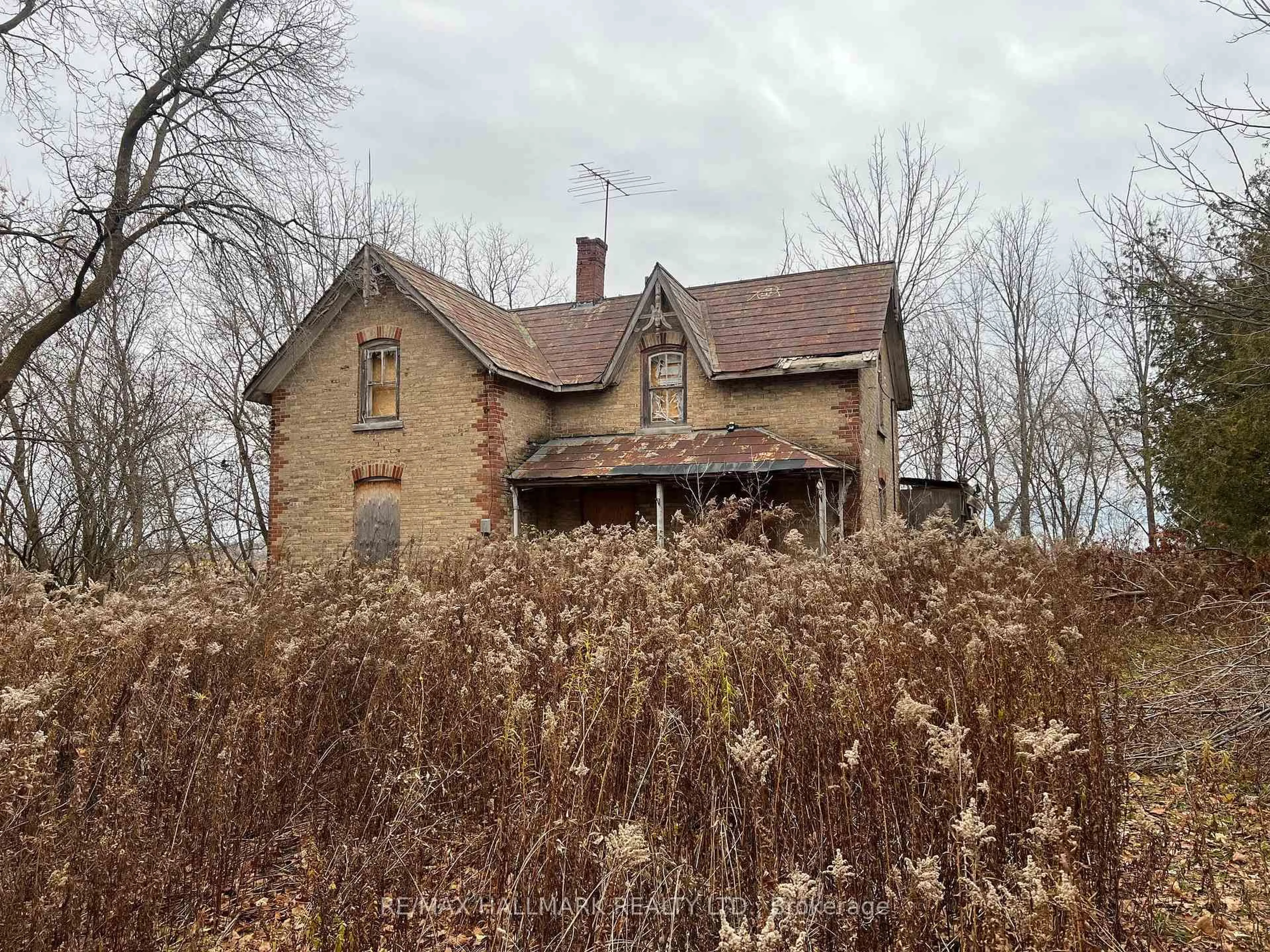 A pic of a room for 36 Church St, Georgina Ontario L4P 0L1