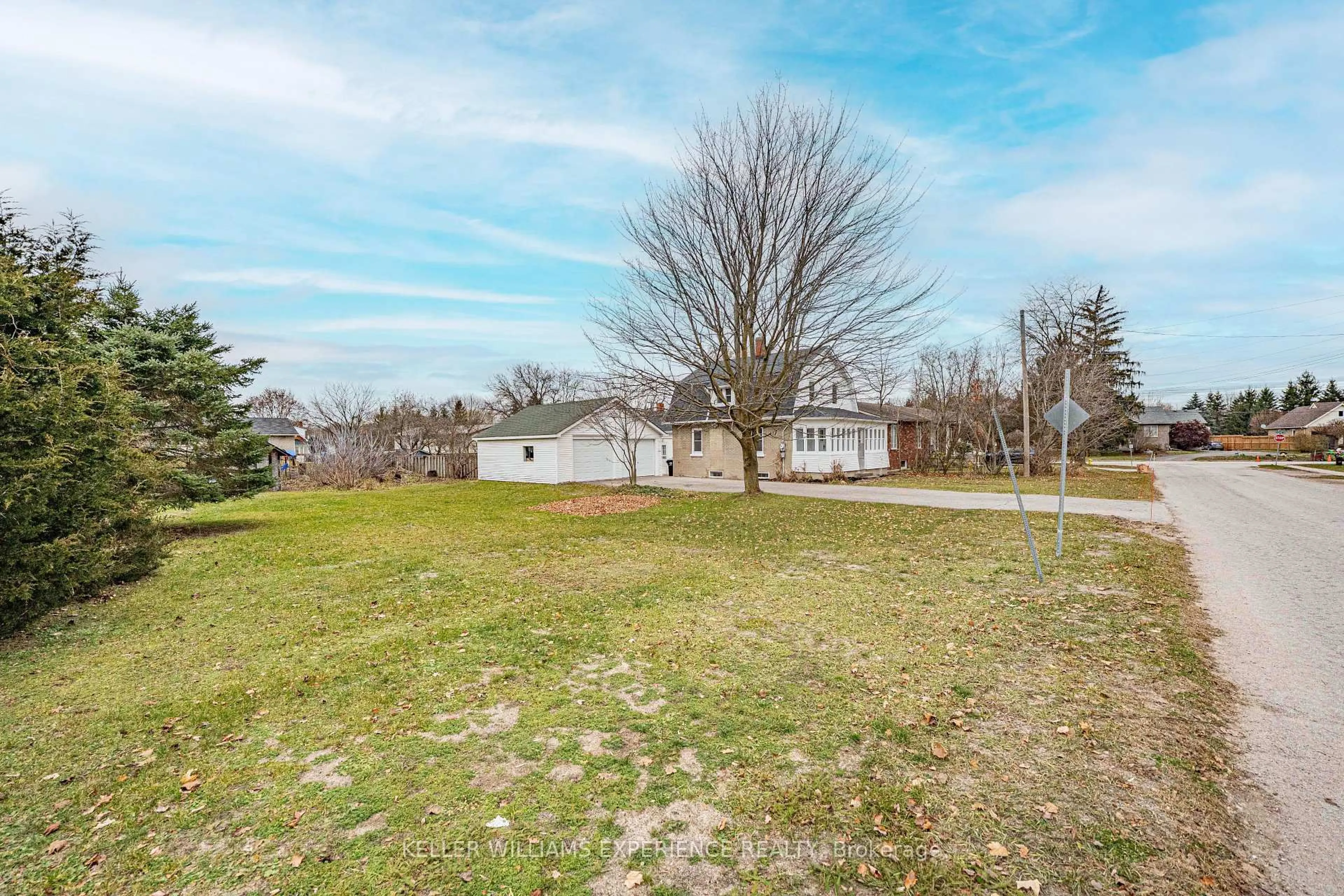 A pic from outside/outdoor area/front of a property/back of a property/a pic from drone, unknown for 125 Raglan St, Essa Ontario L0M 1B0