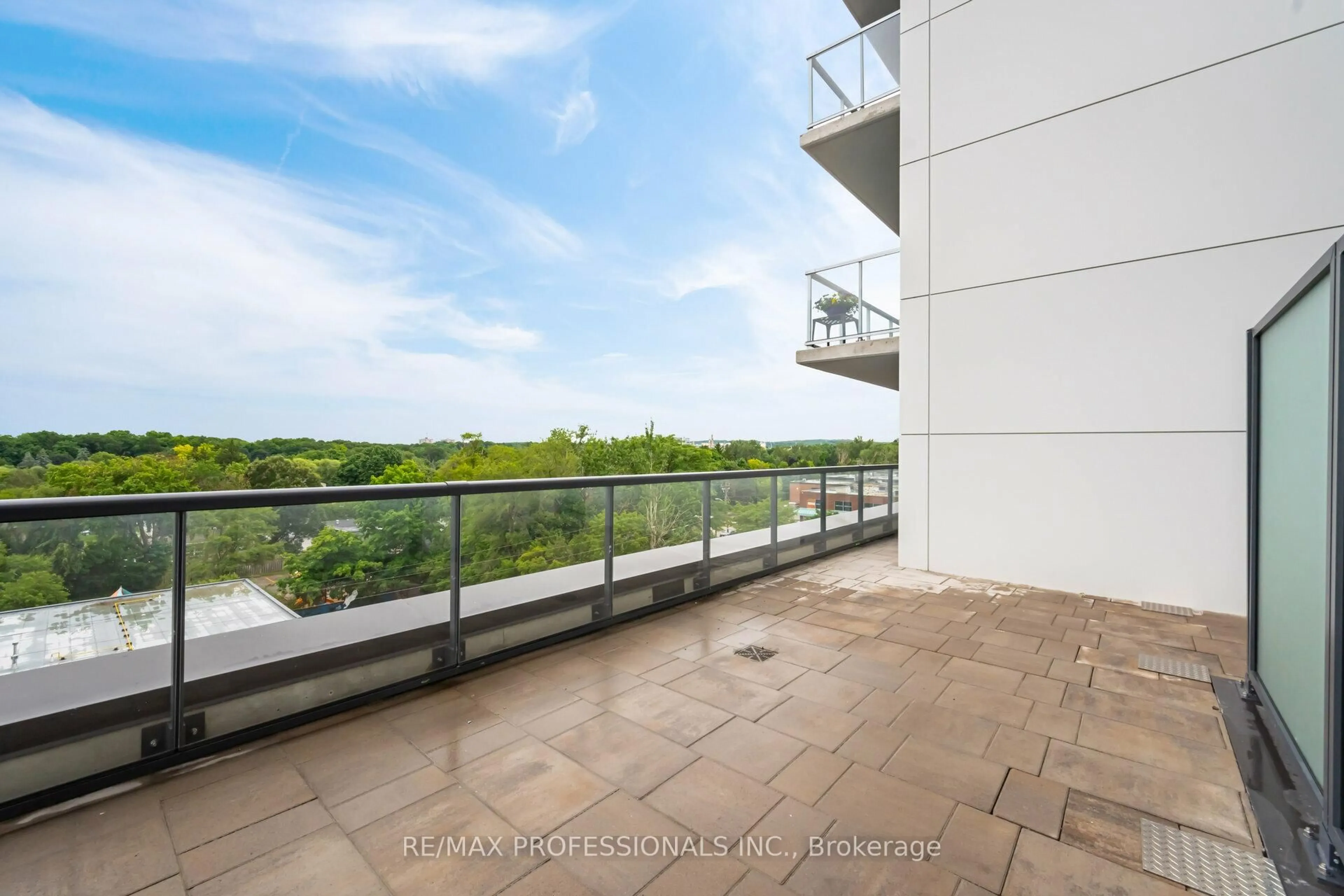 Balcony in the apartment, water/lake/river/ocean view for 185 Deerfield Rd #504, Newmarket Ontario L3Y 0G7