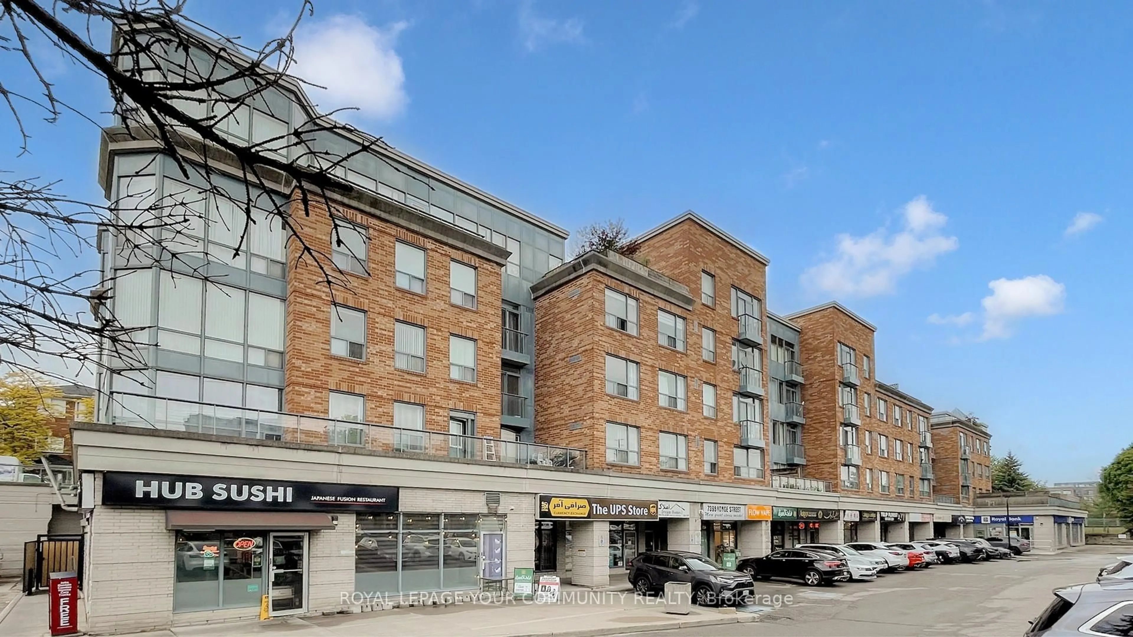 Patio, building for 7398 Yonge St #111, Vaughan Ontario L4J 8J2
