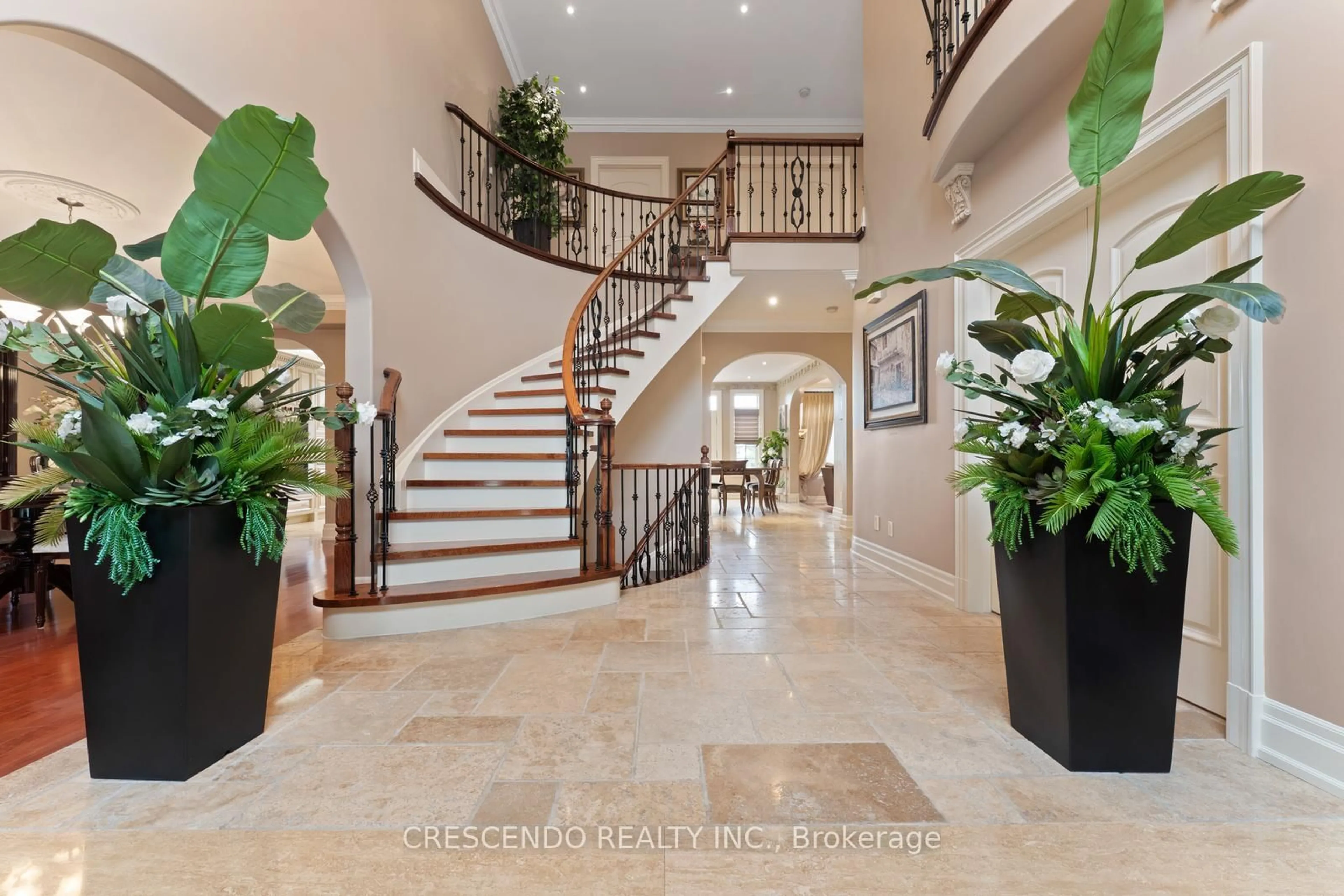 Indoor foyer for 2 Prince Adam Crt, King Ontario L7B 1M1