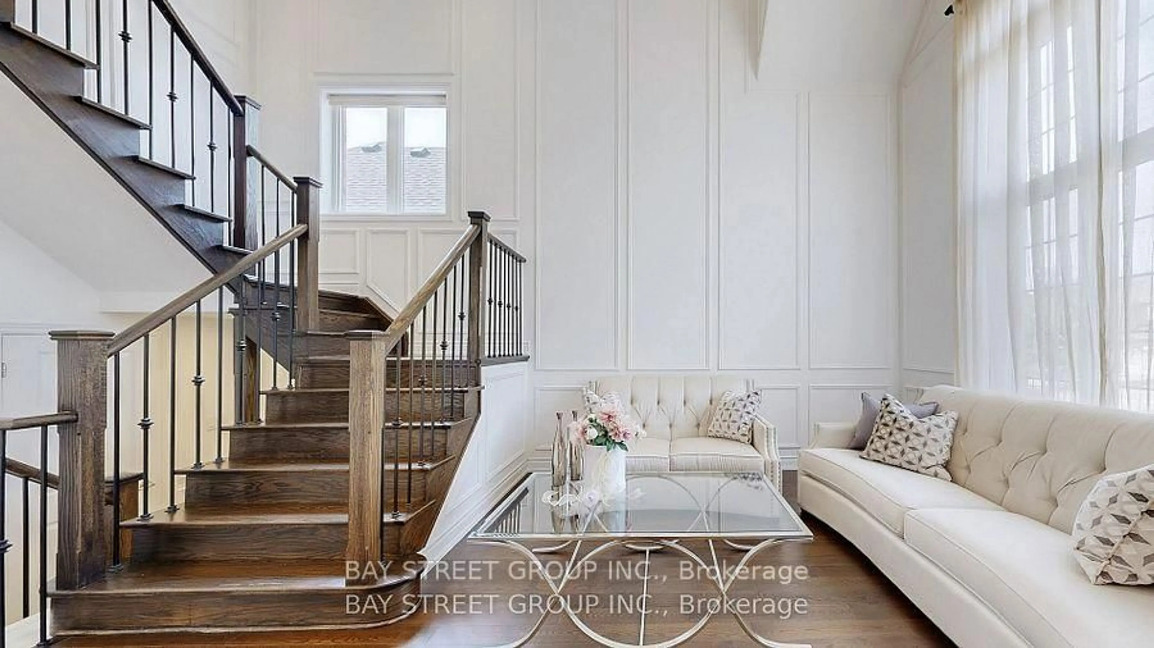 Unknown for 71 Manor Glen Cres, East Gwillimbury Ontario L0G 1M0