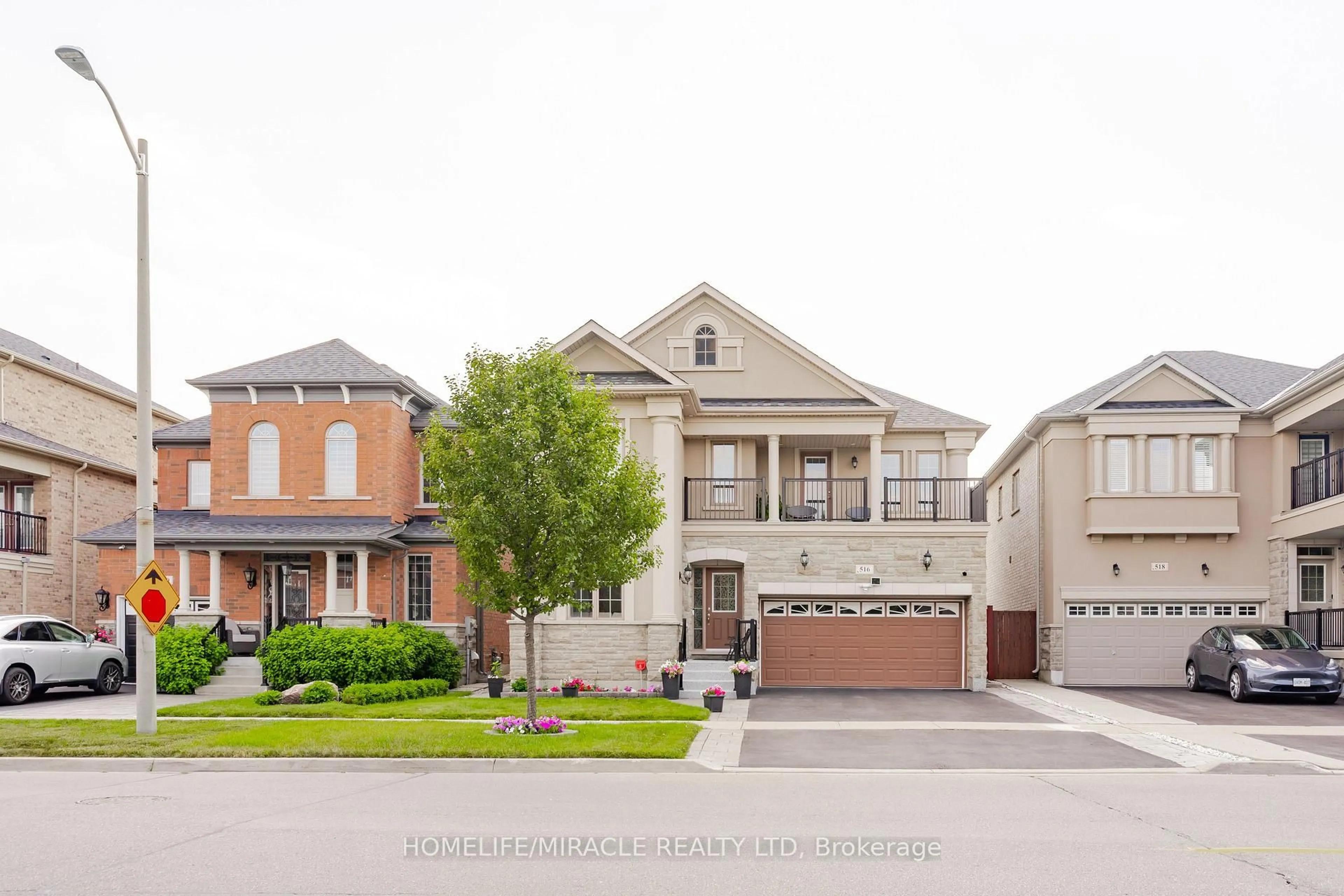 Home with brick exterior material, street for 516 Vellore Woods Blvd, Vaughan Ontario L4H 2W3