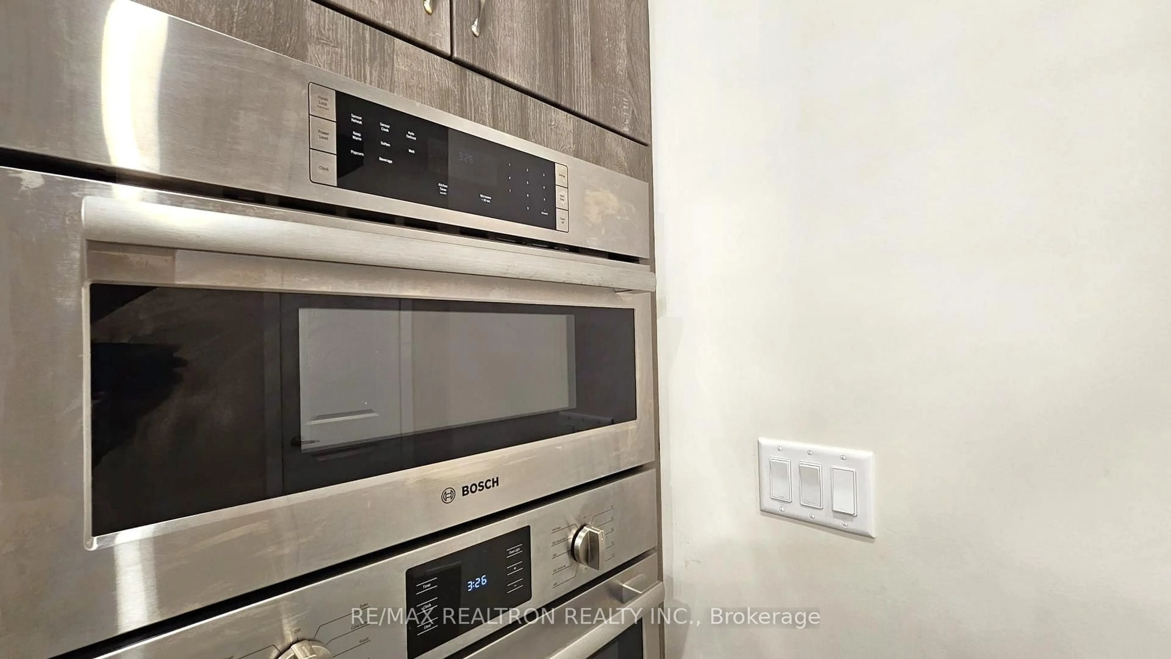 Unknown for 2202 Donald Cousens Pkwy, Markham Ontario L6B 1P1