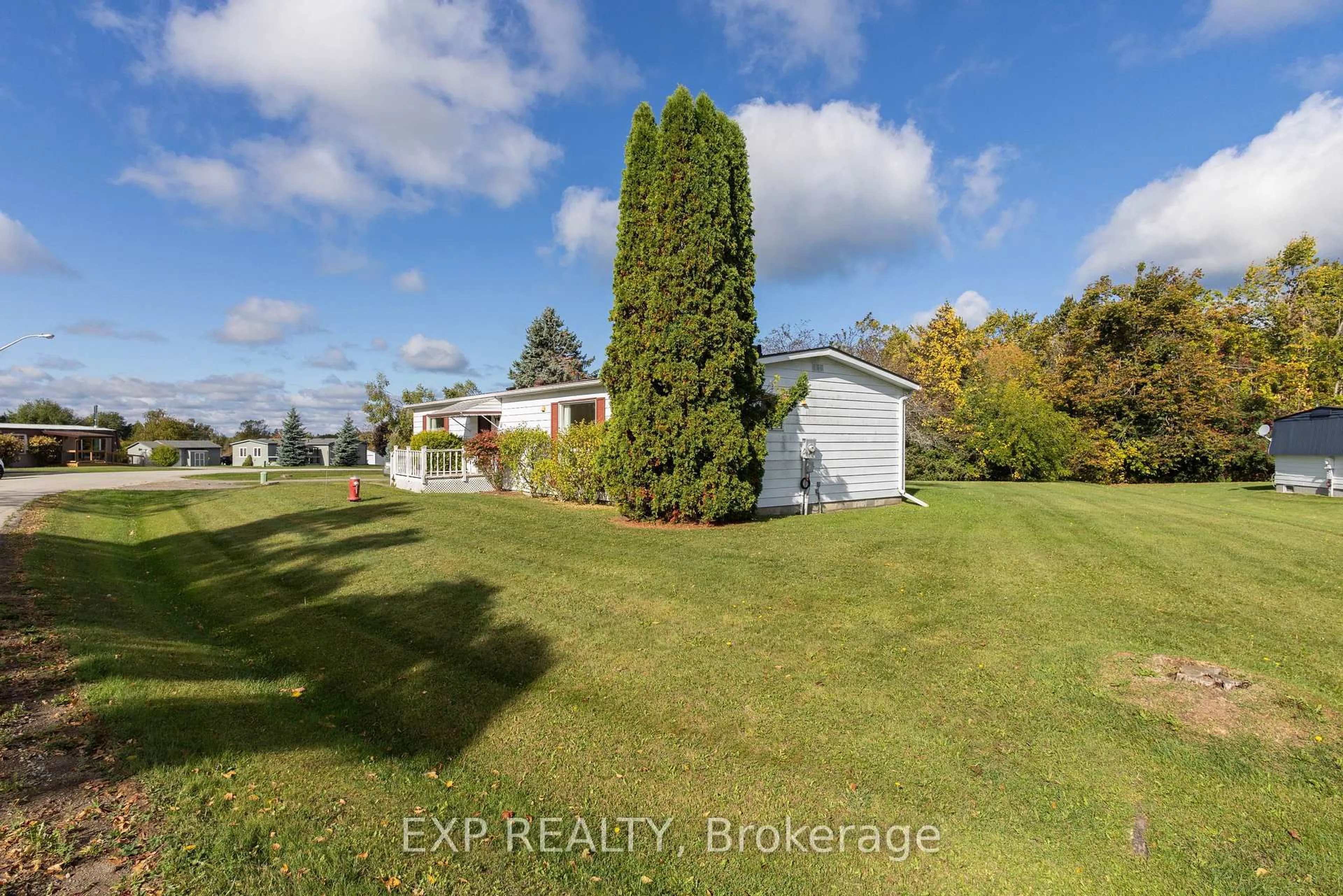 A pic from outside/outdoor area/front of a property/back of a property/a pic from drone, water/lake/river/ocean view for 11 Geneva Crt, Georgina Ontario L0E 1R0