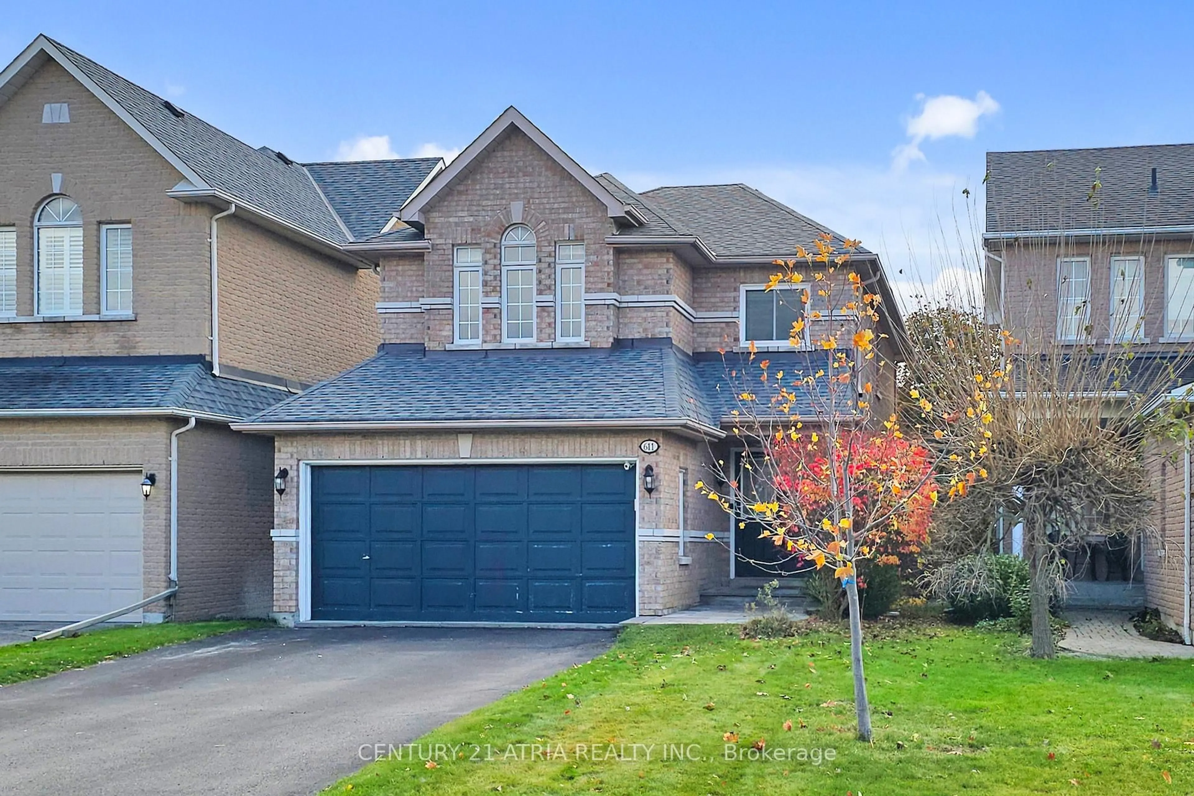 Home with brick exterior material, street for 611 Heddle Cres, Newmarket Ontario L3X 2J5