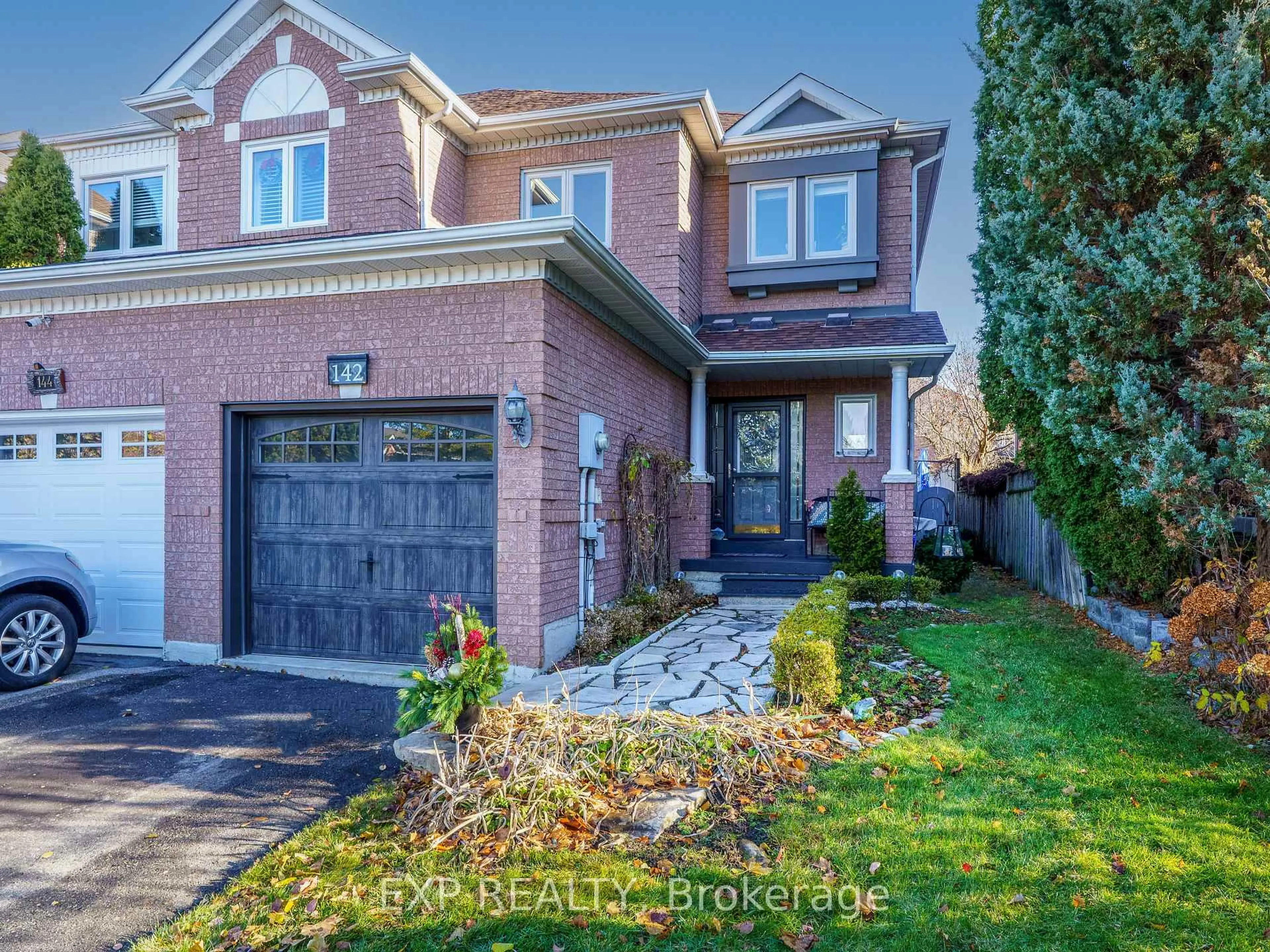 Home with brick exterior material, street for 142 Denise Circ, Newmarket Ontario L3X 2K1