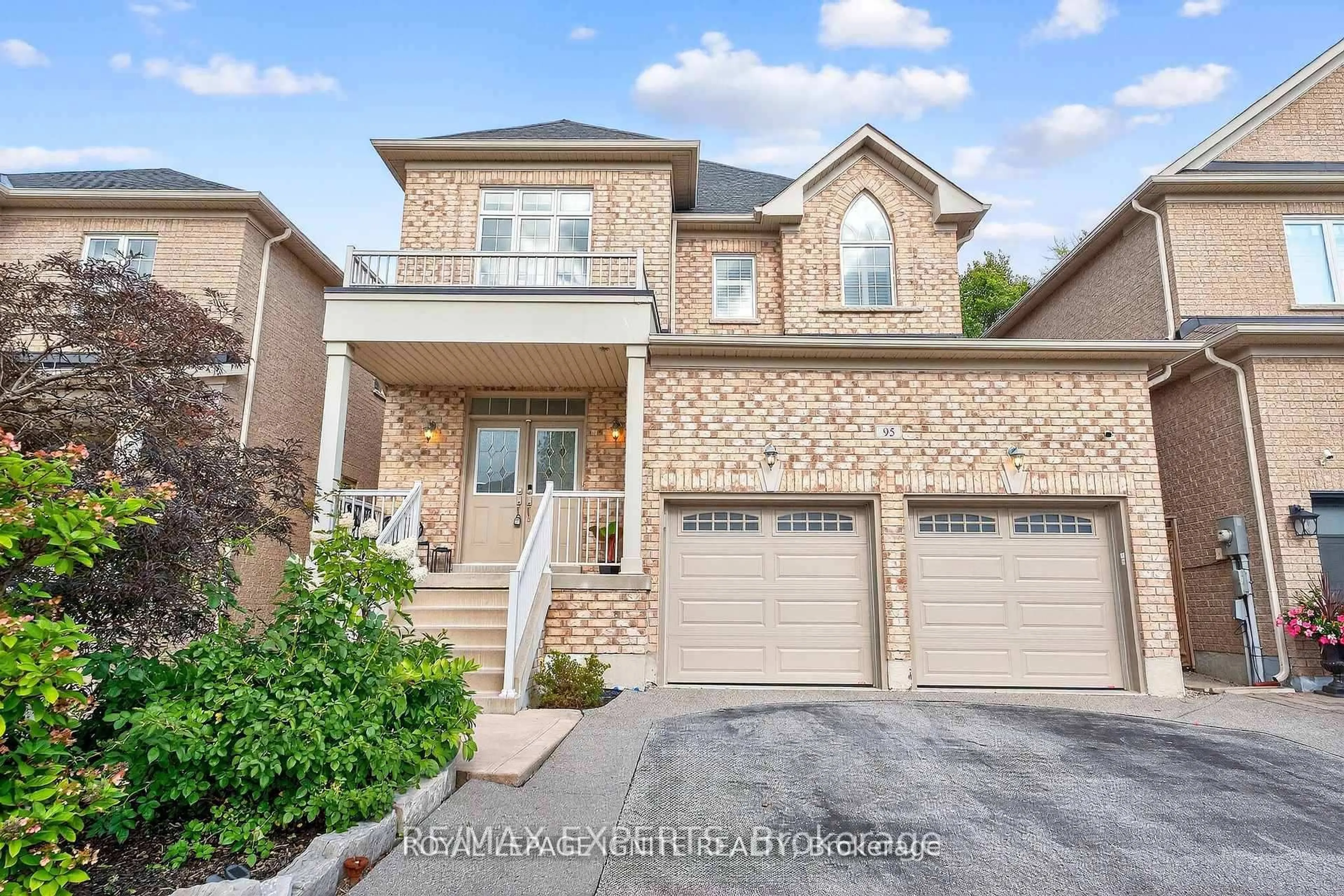 Home with brick exterior material, street for 95 Chelsea Cres, Bradford West Gwillimbury Ontario L3Z 0J7