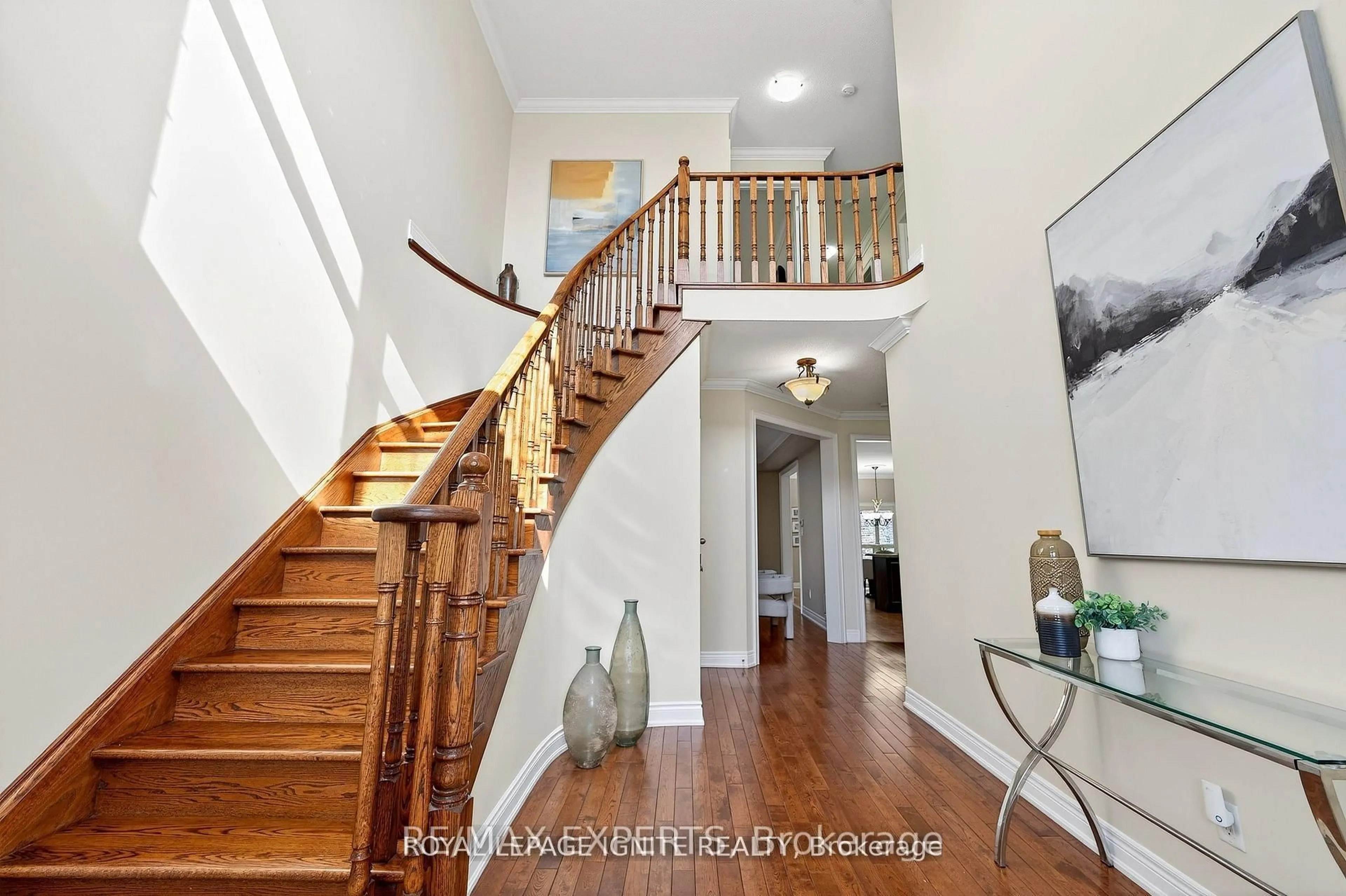 Indoor foyer for 95 Chelsea Cres, Bradford West Gwillimbury Ontario L3Z 0J7