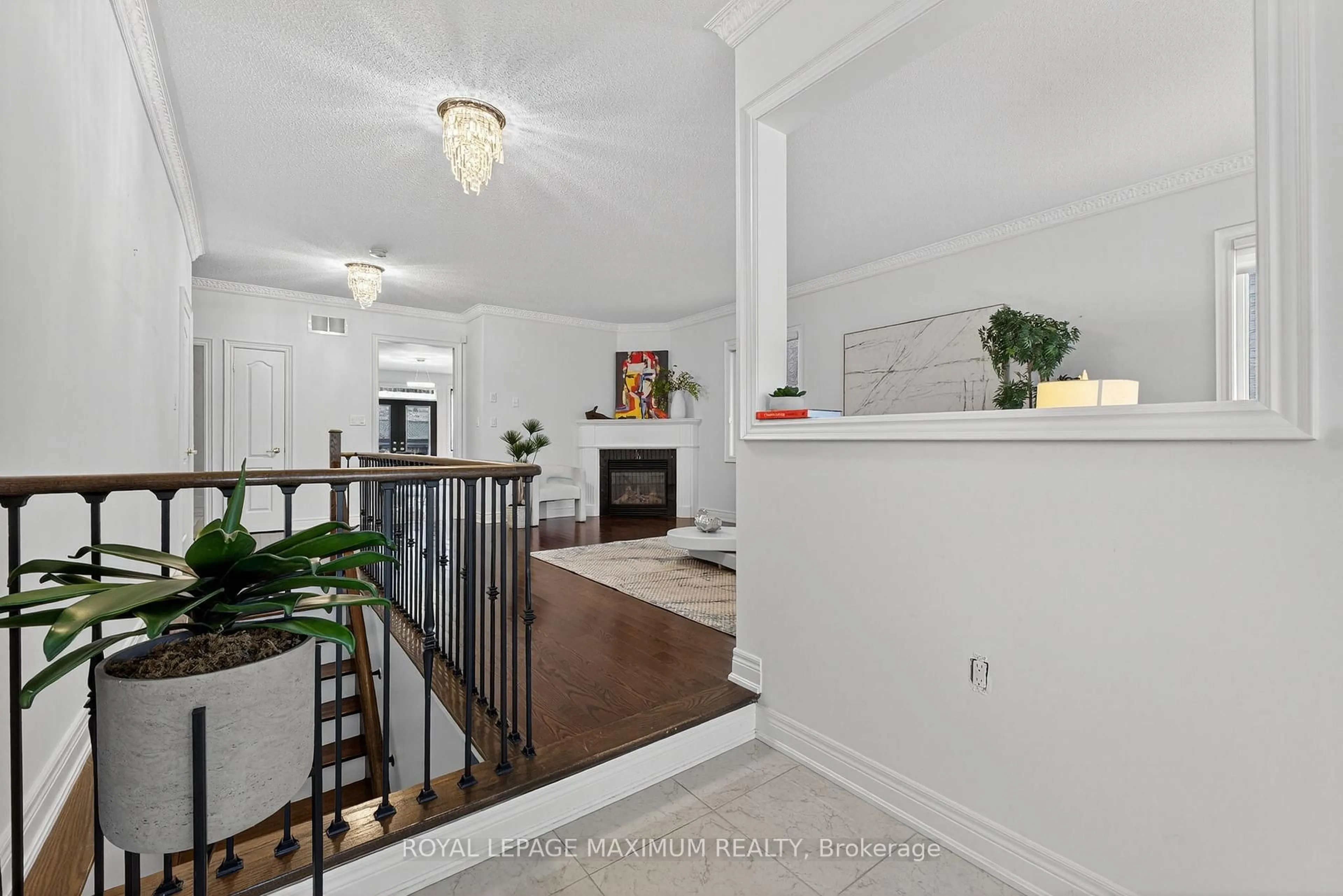 Indoor entryway for 27 Acqua Dr, Vaughan Ontario L4H 3L1