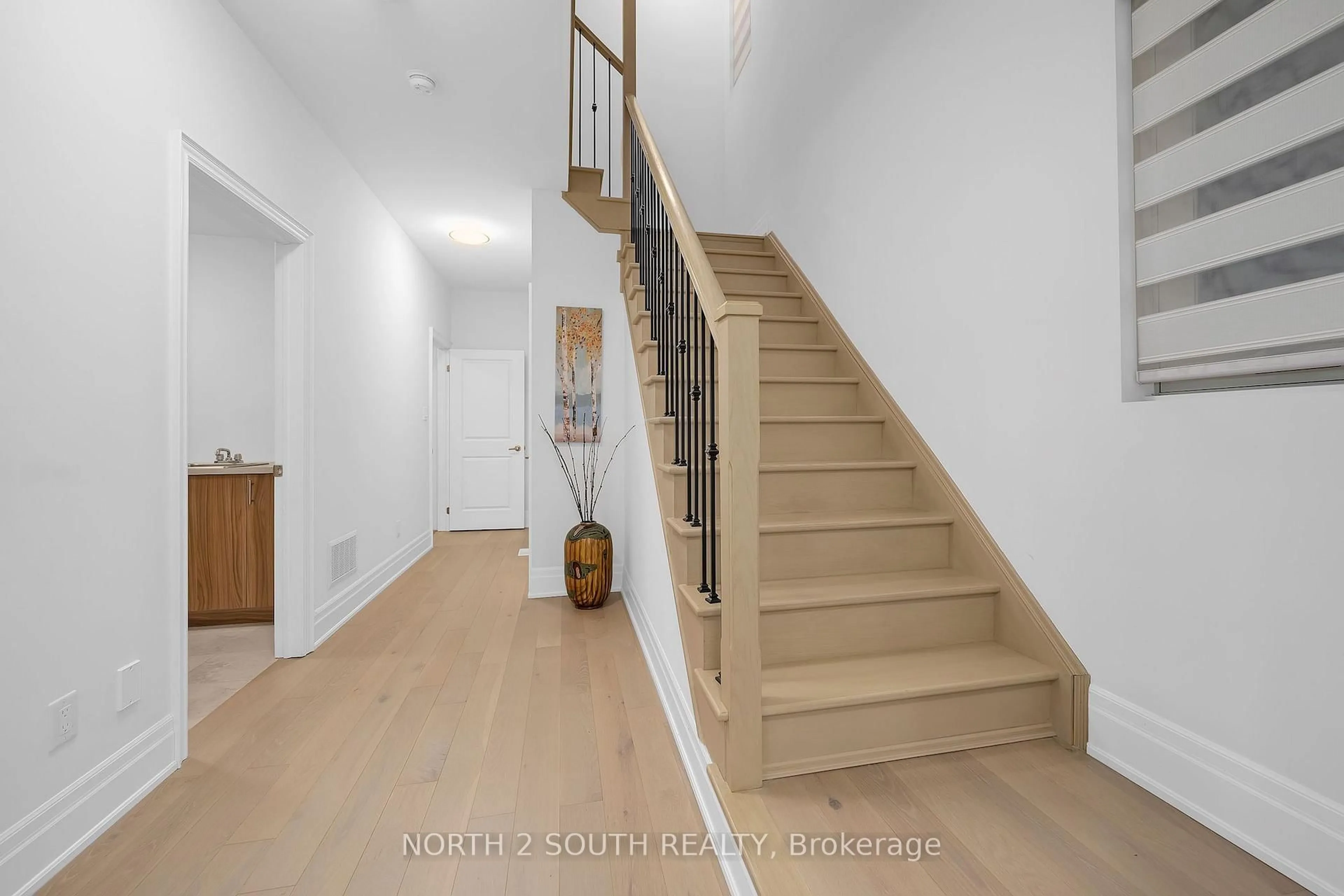 Unknown for 25 Aylin Cres, Vaughan Ontario L6A 4Z8