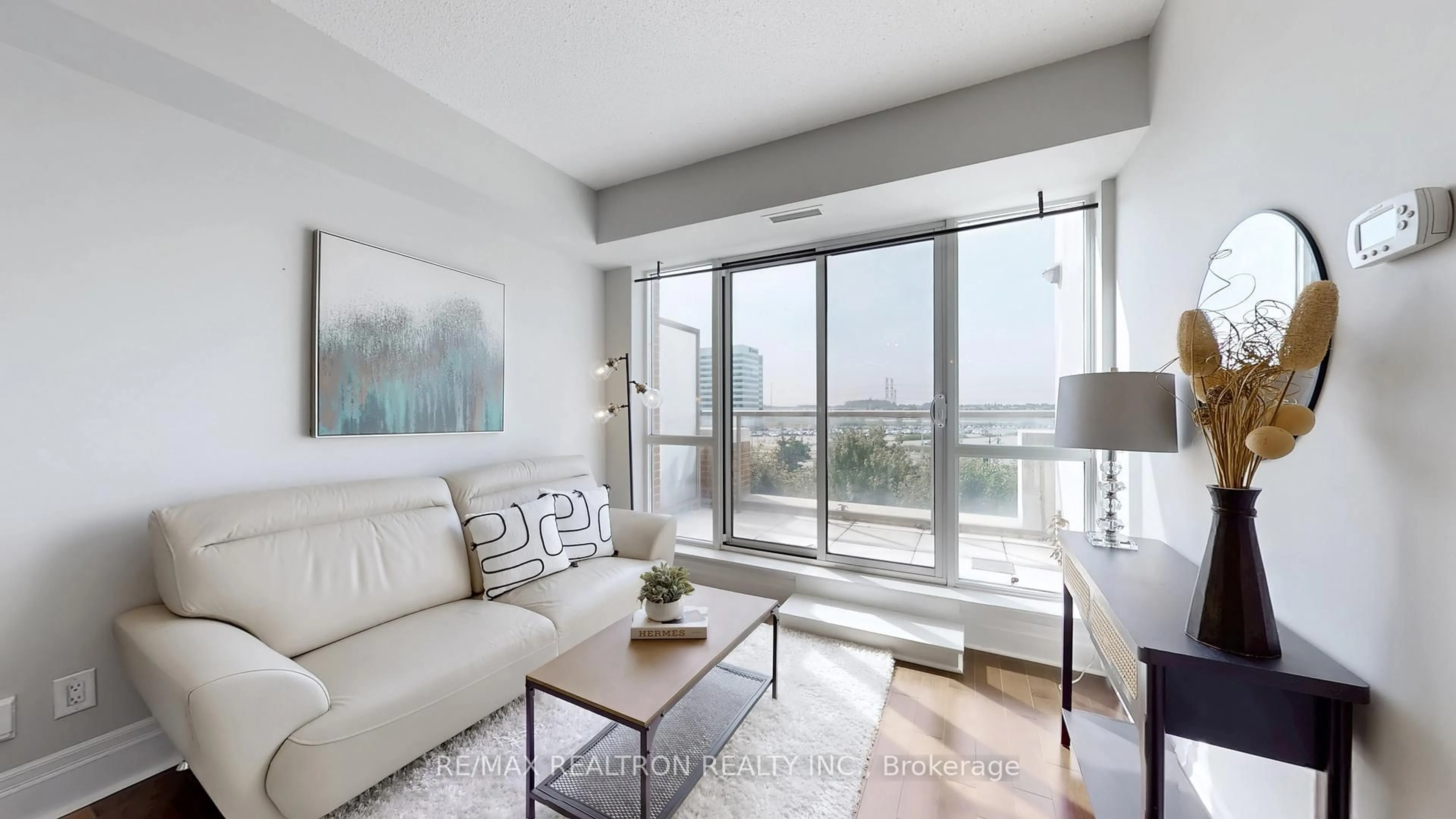 Living room with furniture, unknown for 39 Upper Duke Cres #413, Markham Ontario L6G 0B8