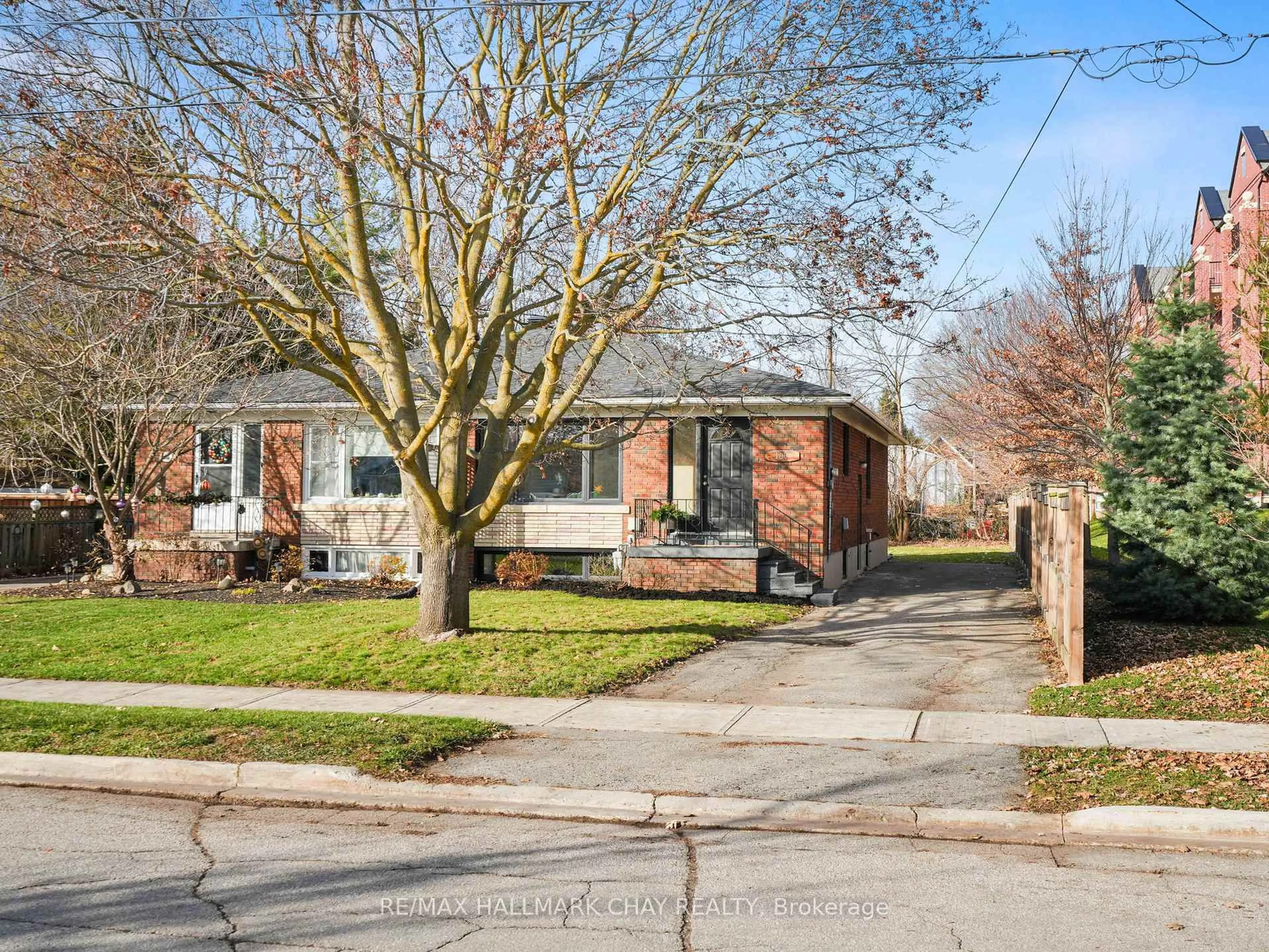Home with brick exterior material, street for 160 Nelson St, New Tecumseth Ontario L9R 1G4