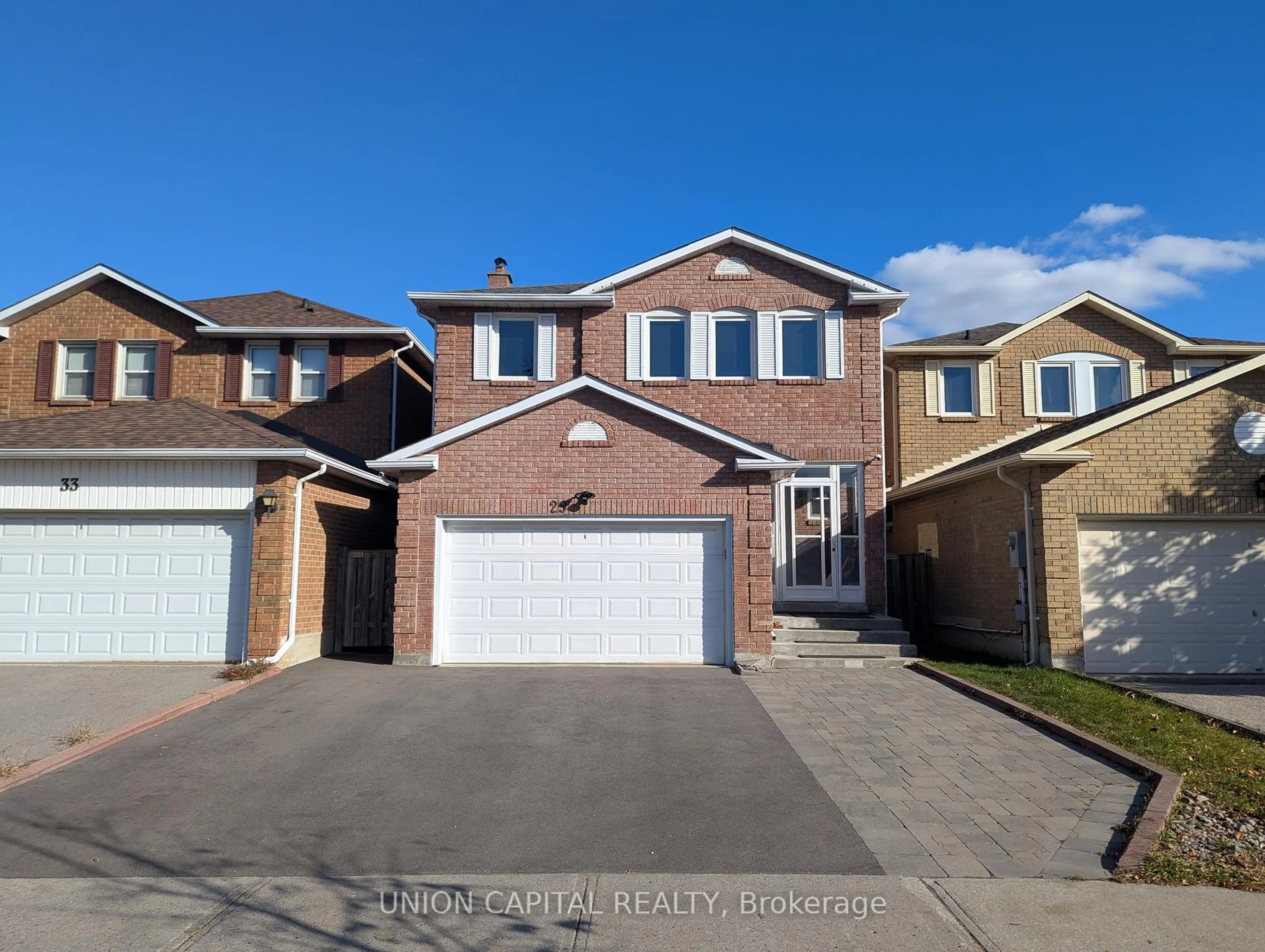 A pic from outside/outdoor area/front of a property/back of a property/a pic from drone, street for 29 Thurman Rd, Vaughan Ontario L4J 6S3