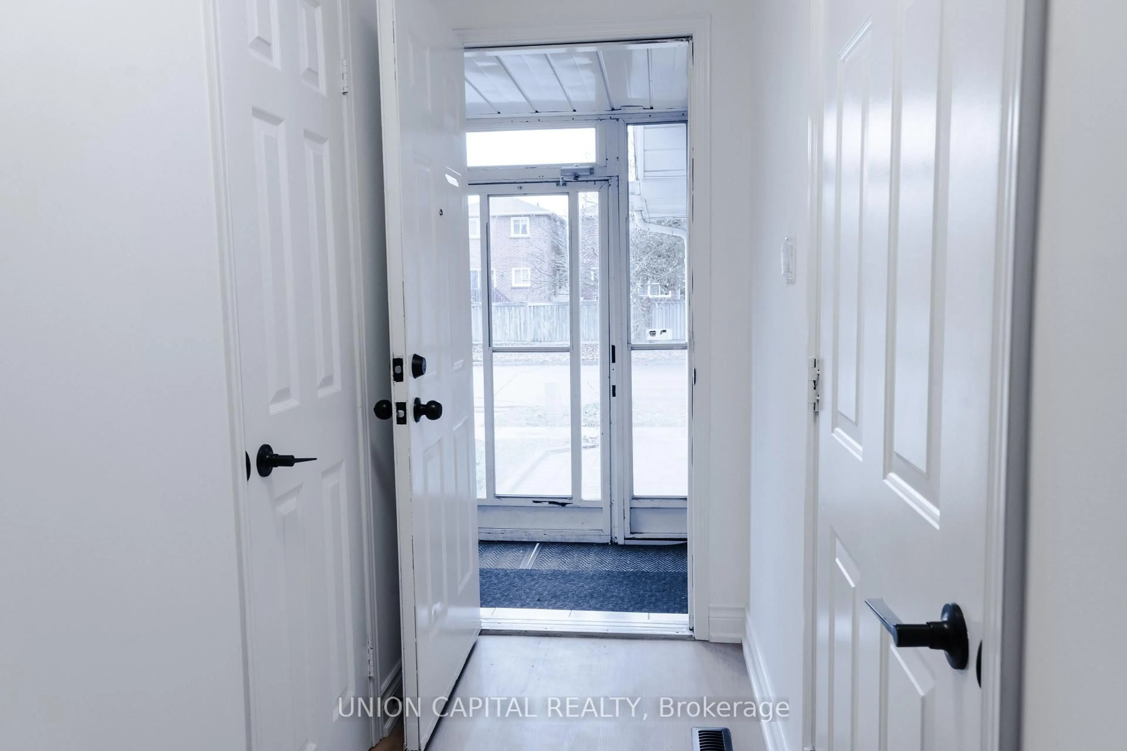 Indoor entryway for 29 Thurman Rd, Vaughan Ontario L4J 6S3
