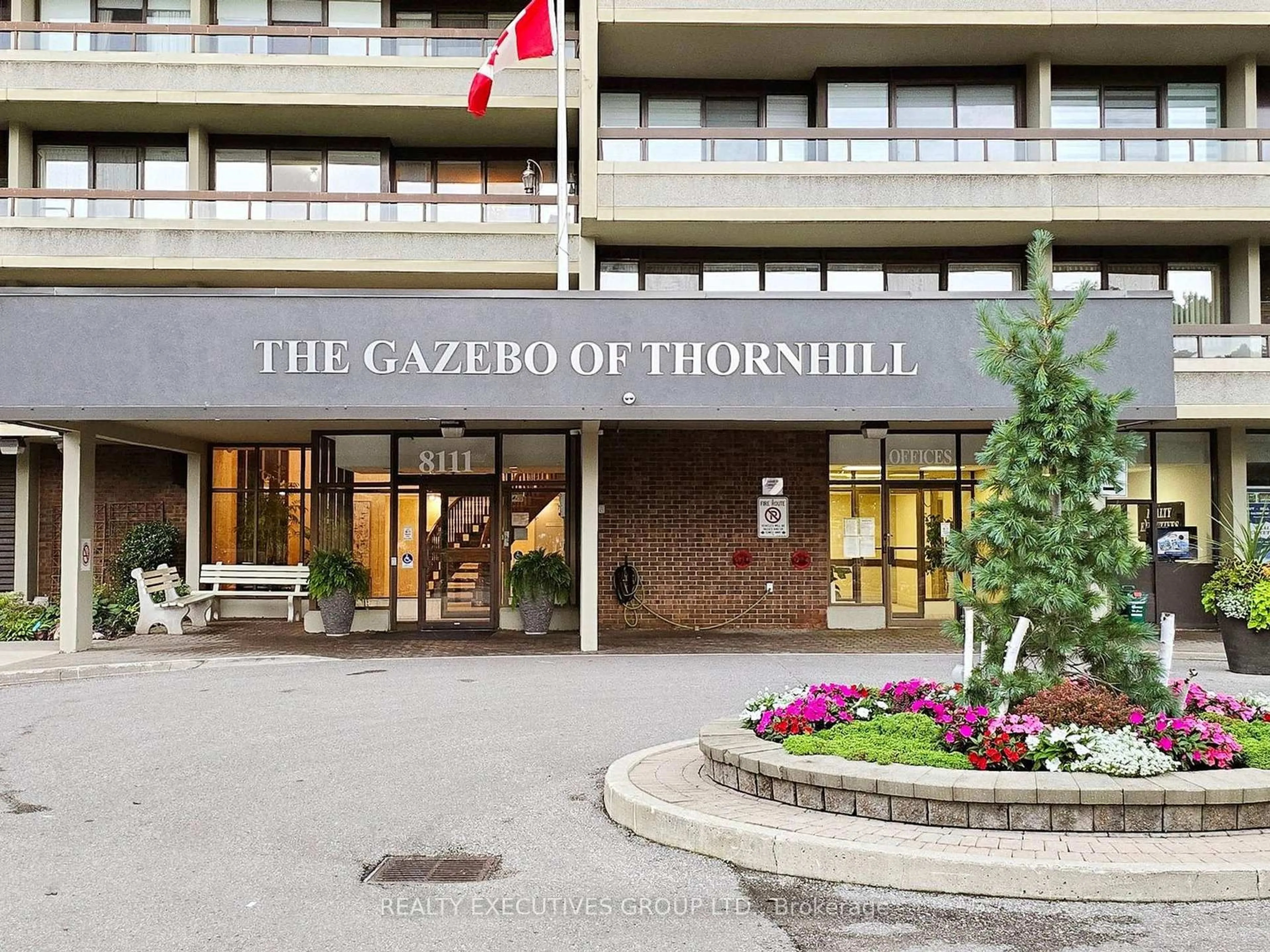 Indoor foyer for 8111 Yonge St #1701, Markham Ontario L3T 4V9