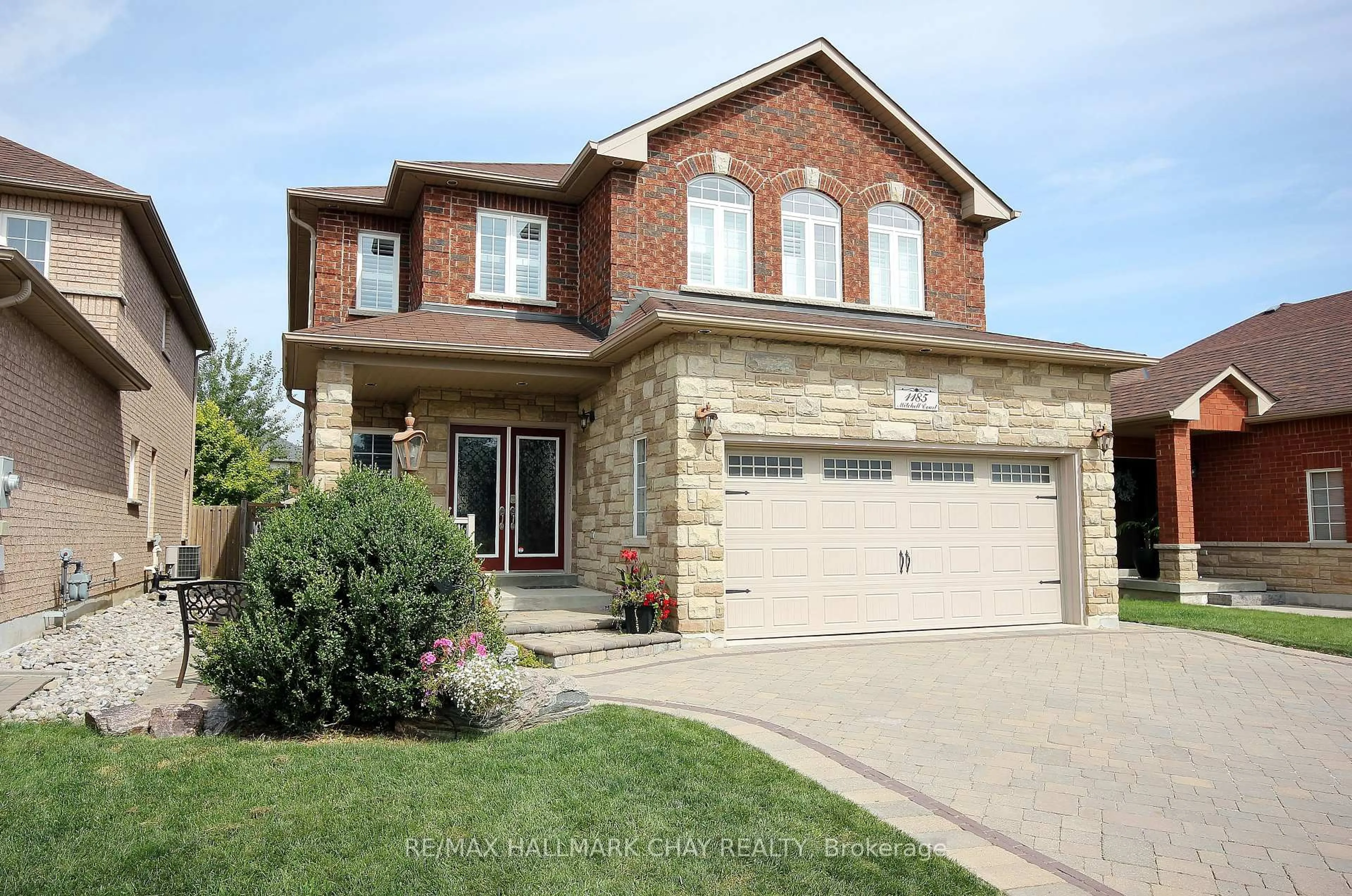 Home with brick exterior material, street for 1185 Mitchell Crt, Innisfil Ontario L9S 5A5