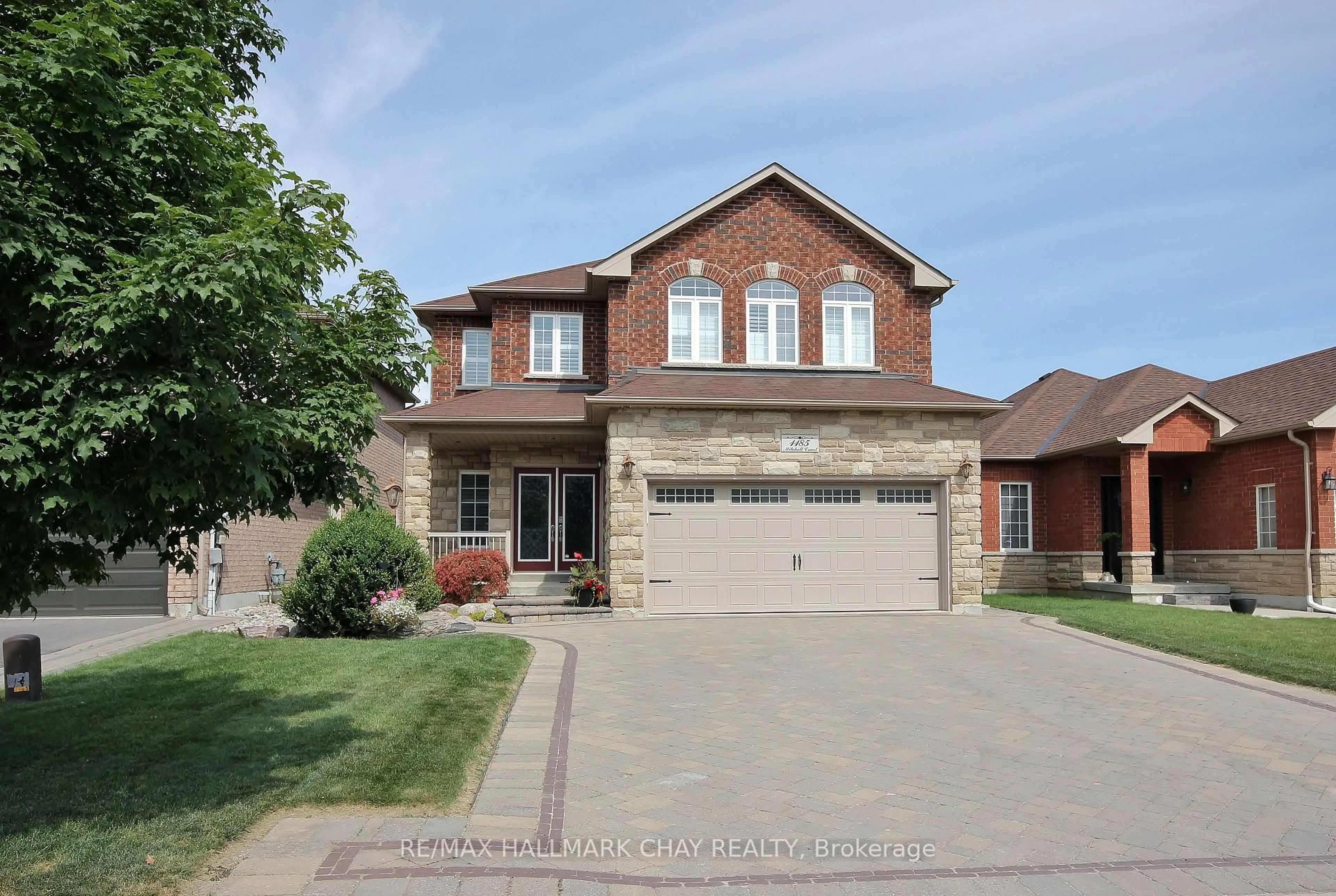 Home with brick exterior material, street for 1185 Mitchell Crt, Innisfil Ontario L9S 5A5