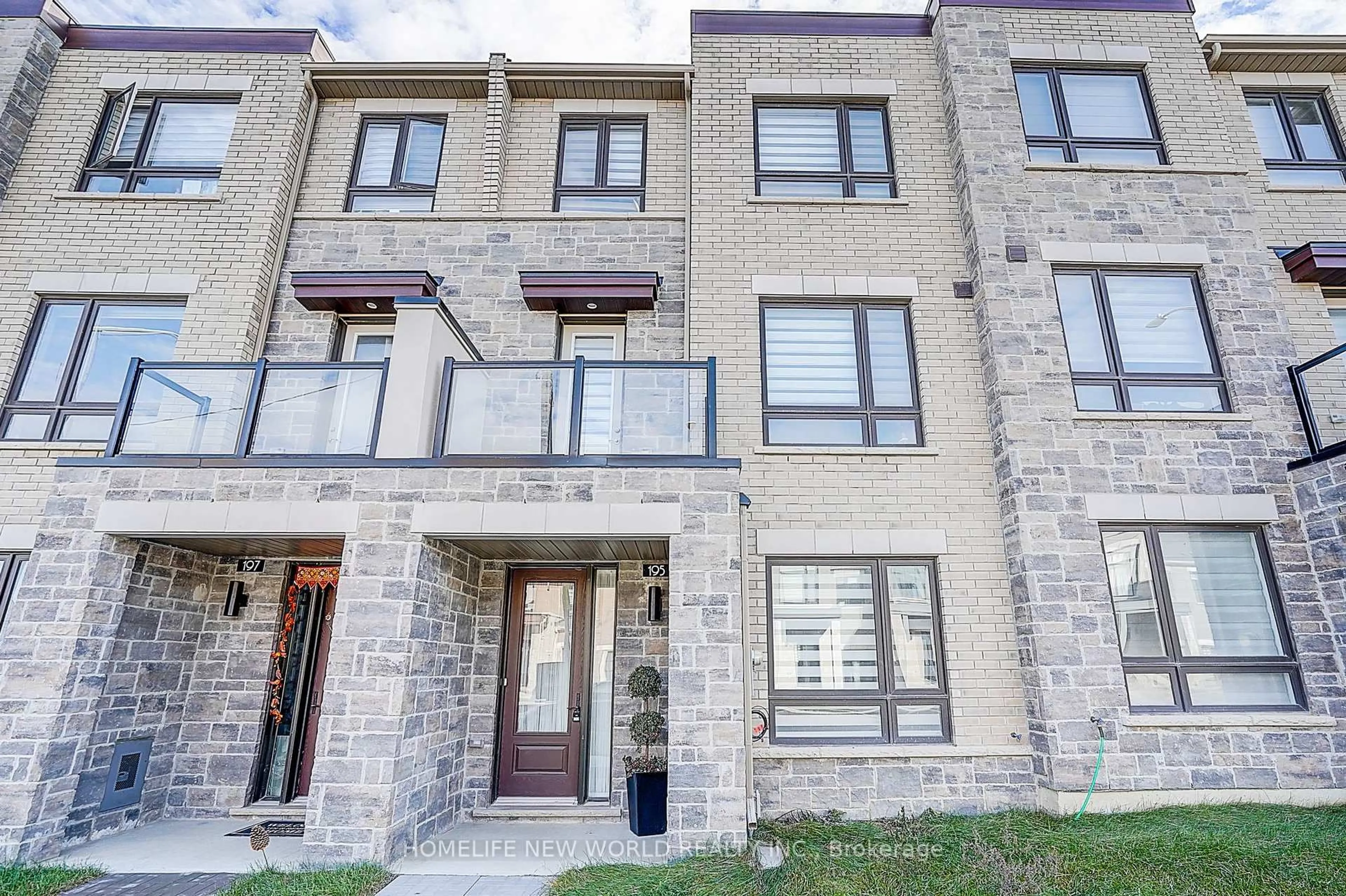 Home with brick exterior material, street for 195 Mumbai Dr, Markham Ontario L3S 0G5