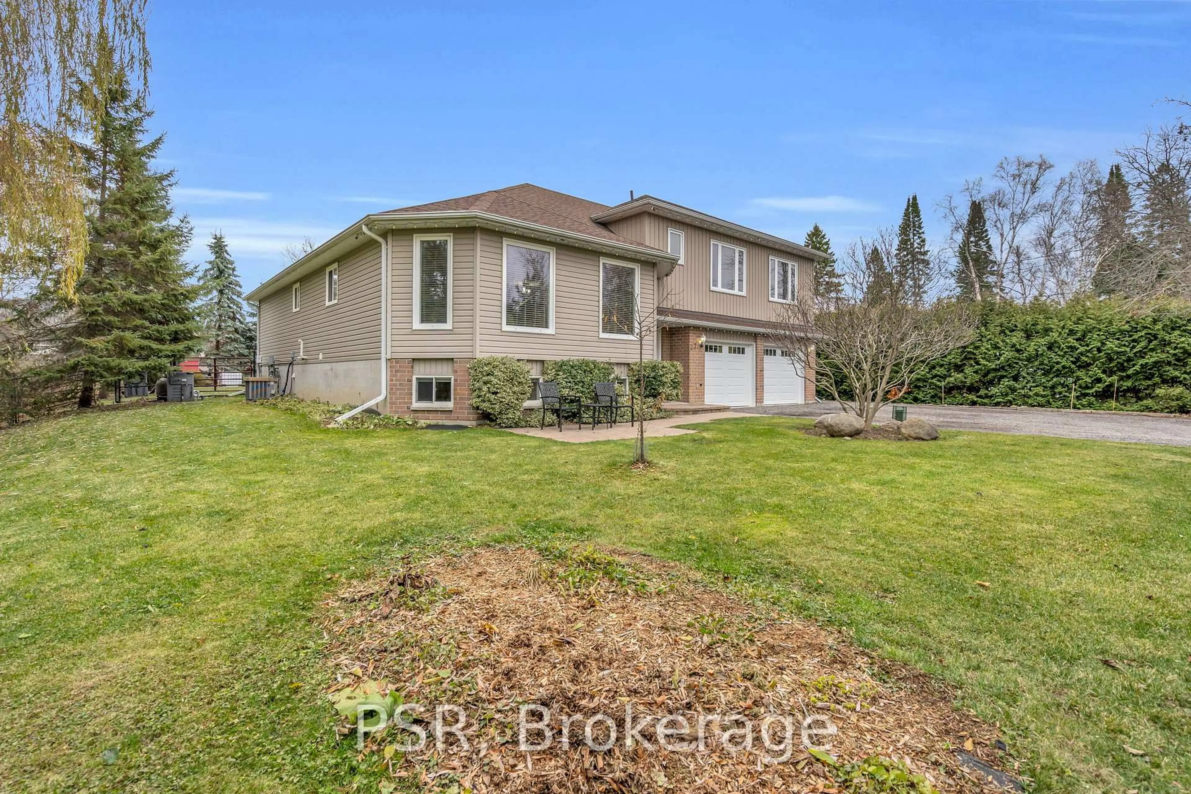 A pic from outside/outdoor area/front of a property/back of a property/a pic from drone, street for 27 Kelenna Dr, Georgina Ontario L0E 1L0