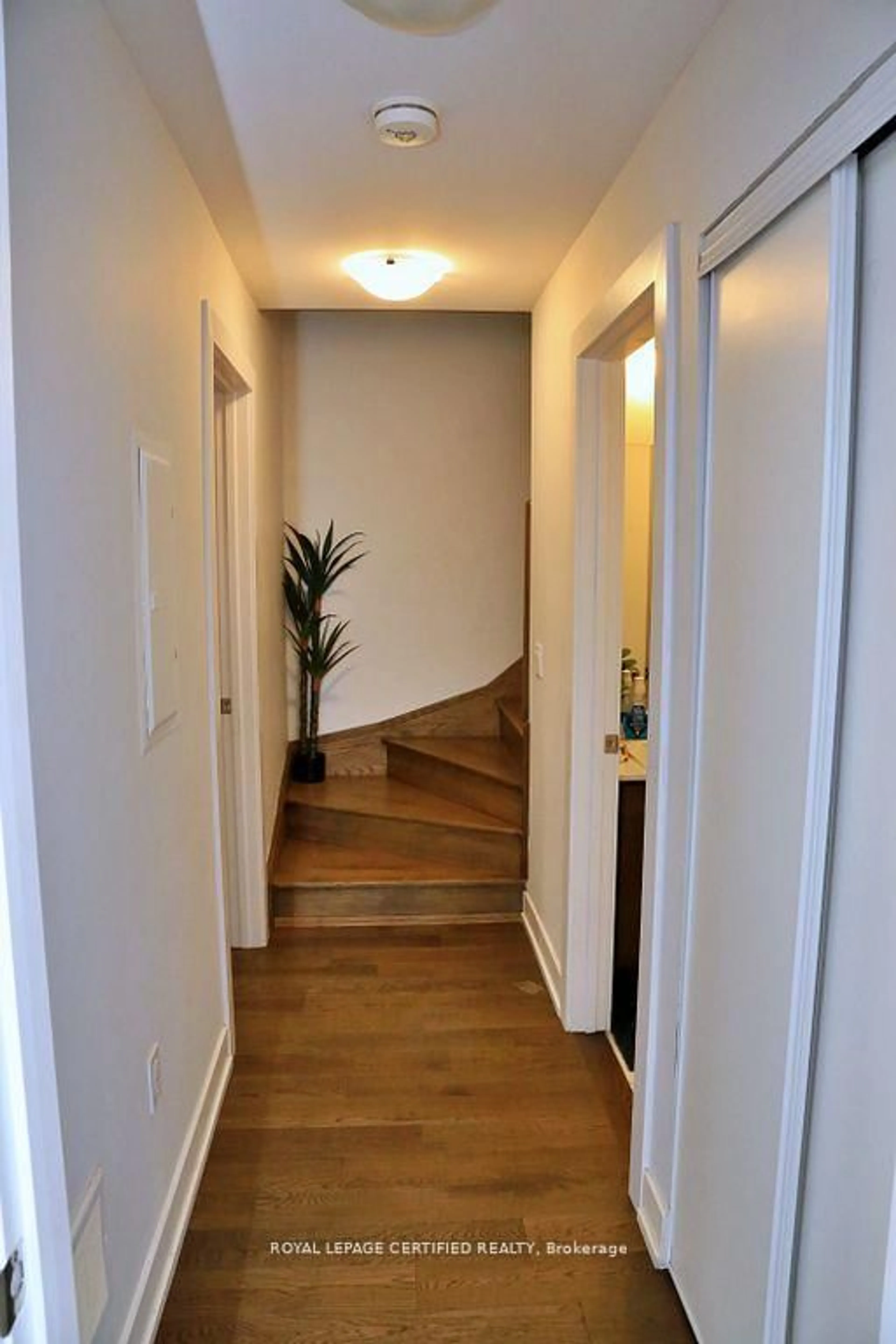 Indoor entryway for 9560 Islington Ave #L115, Vaughan Ontario L4H 5E8