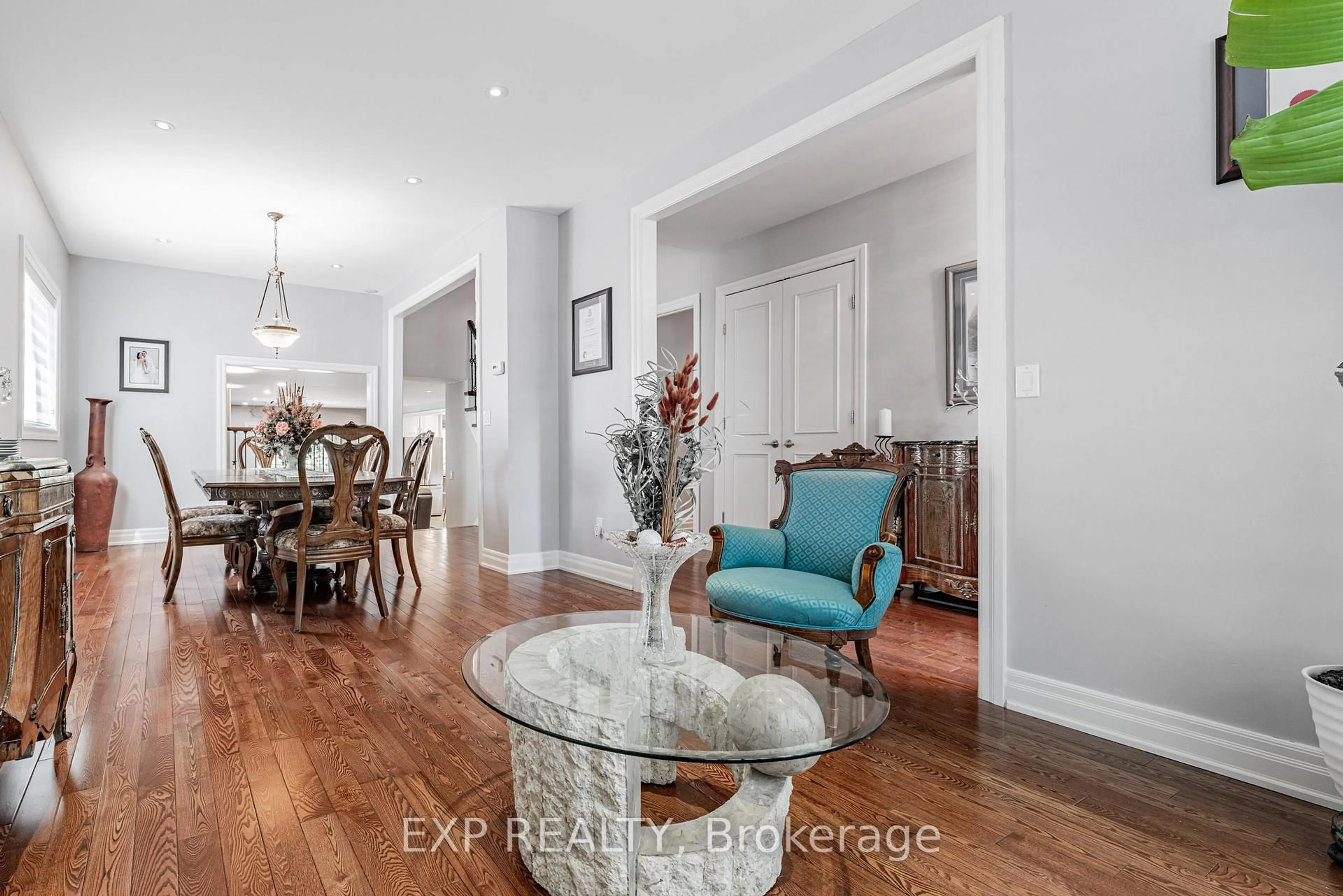 Unknown for 203 Centre St, Richmond Hill Ontario L4C 3P9