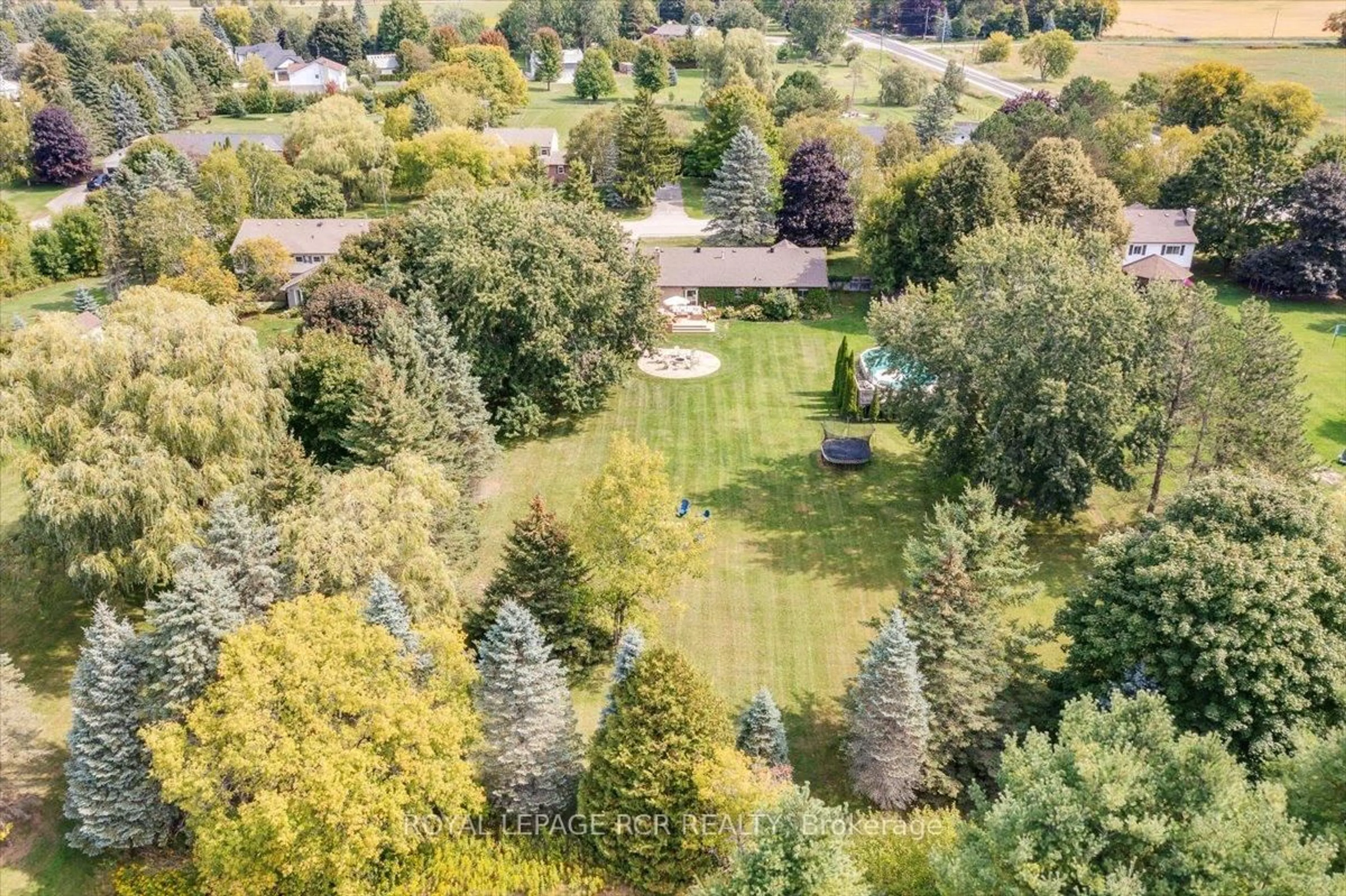 A pic from outside/outdoor area/front of a property/back of a property/a pic from drone, forest/trees view for 501 Samuel Harper Crt, East Gwillimbury Ontario L0G 1M0