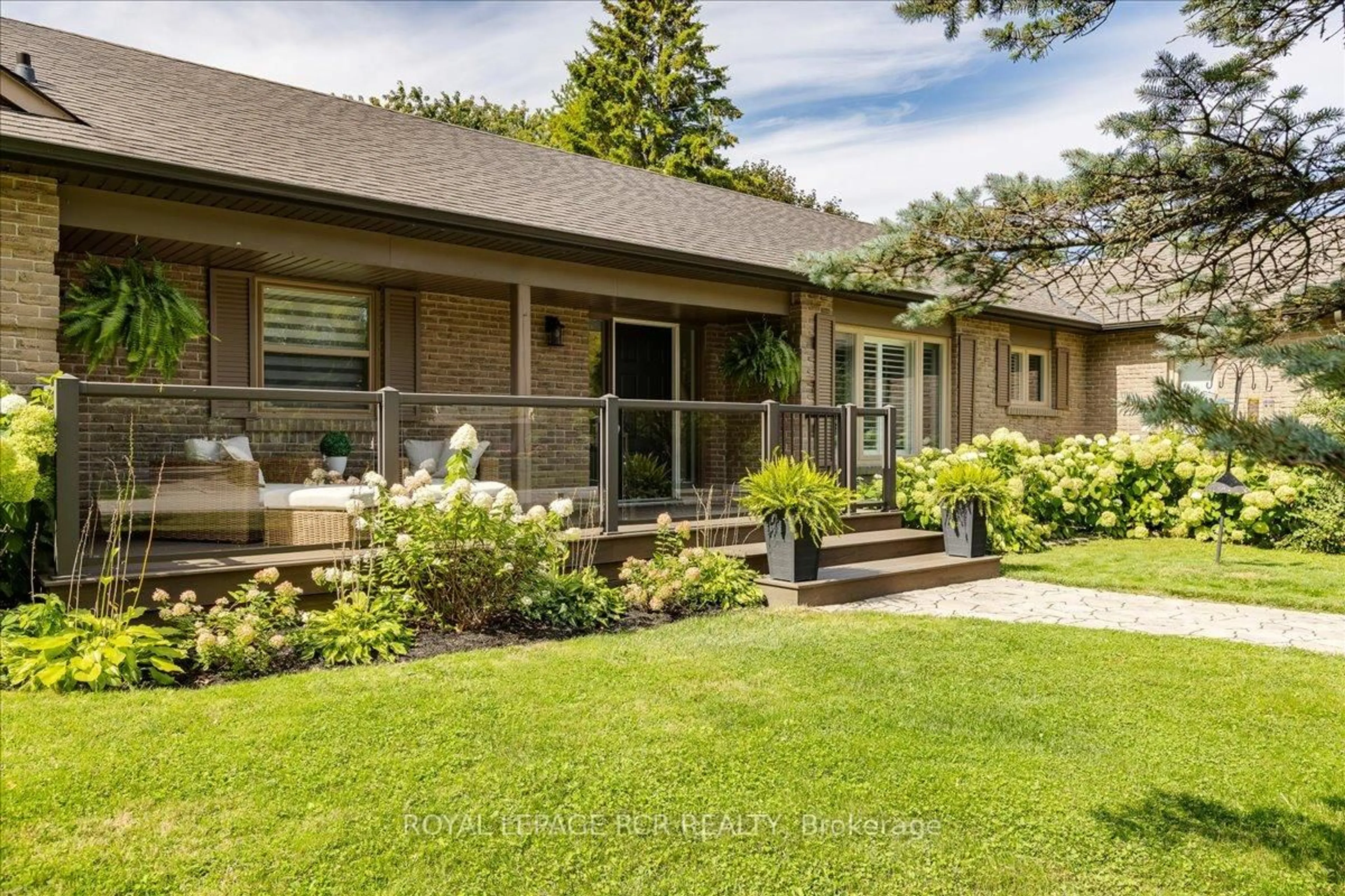 Home with brick exterior material, street for 501 Samuel Harper Crt, East Gwillimbury Ontario L0G 1M0