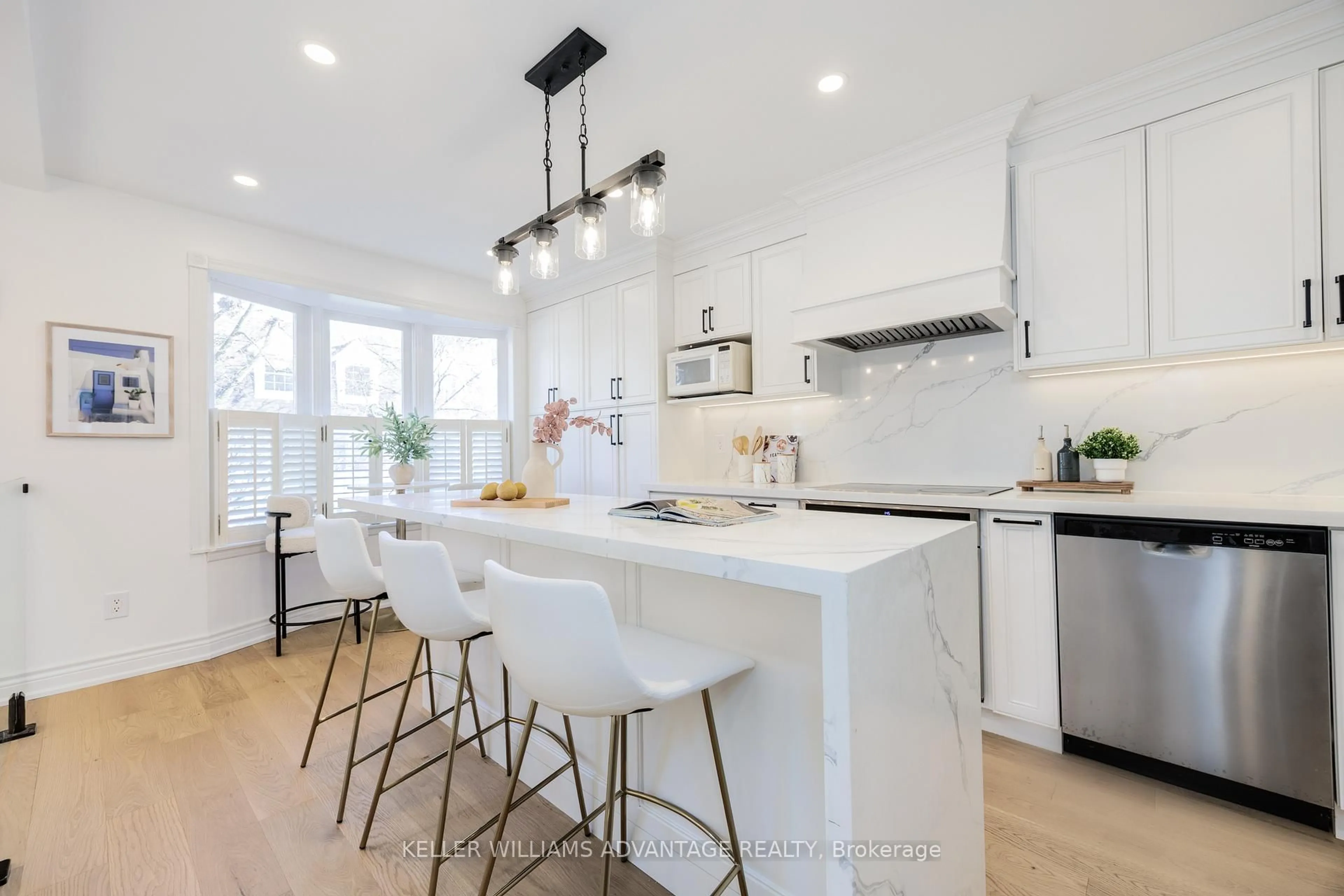 Open concept kitchen, unknown for 129 Confederation Way, Markham Ontario L3T 5R4