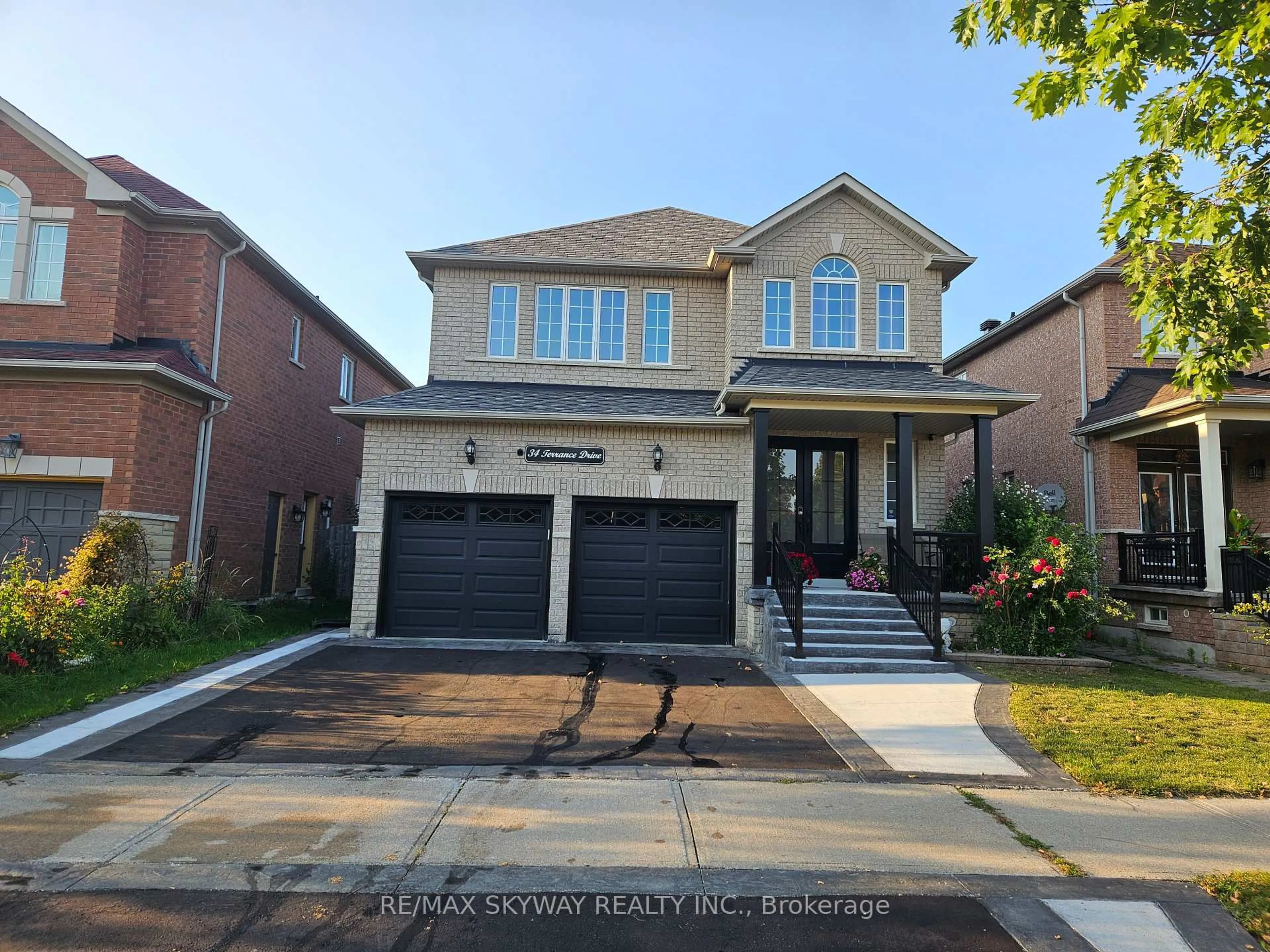 Home with brick exterior material, street for 34 Terrance Dr, Markham Ontario L6B 0M2