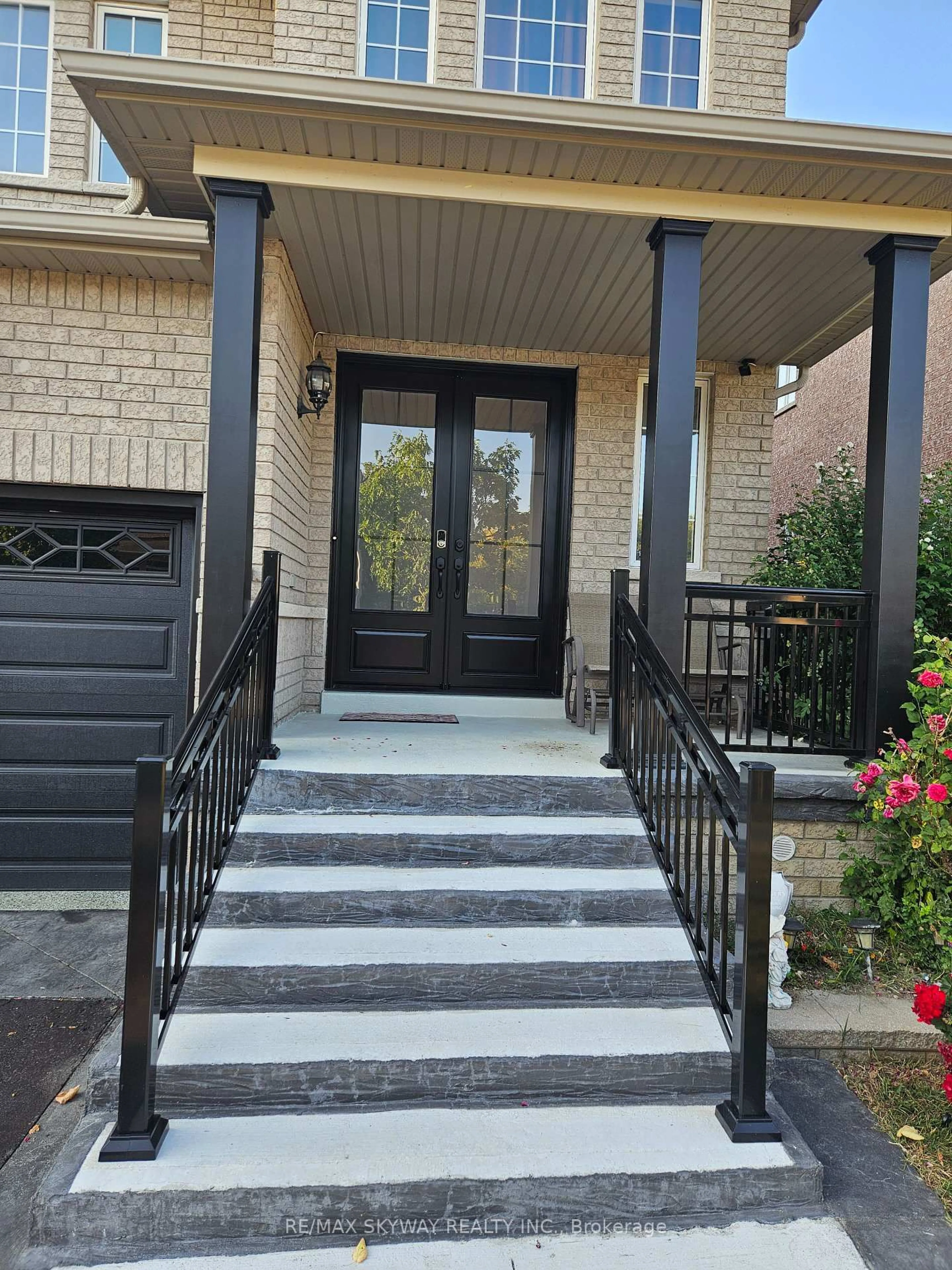 Indoor entryway for 34 Terrance Dr, Markham Ontario L6B 0M2