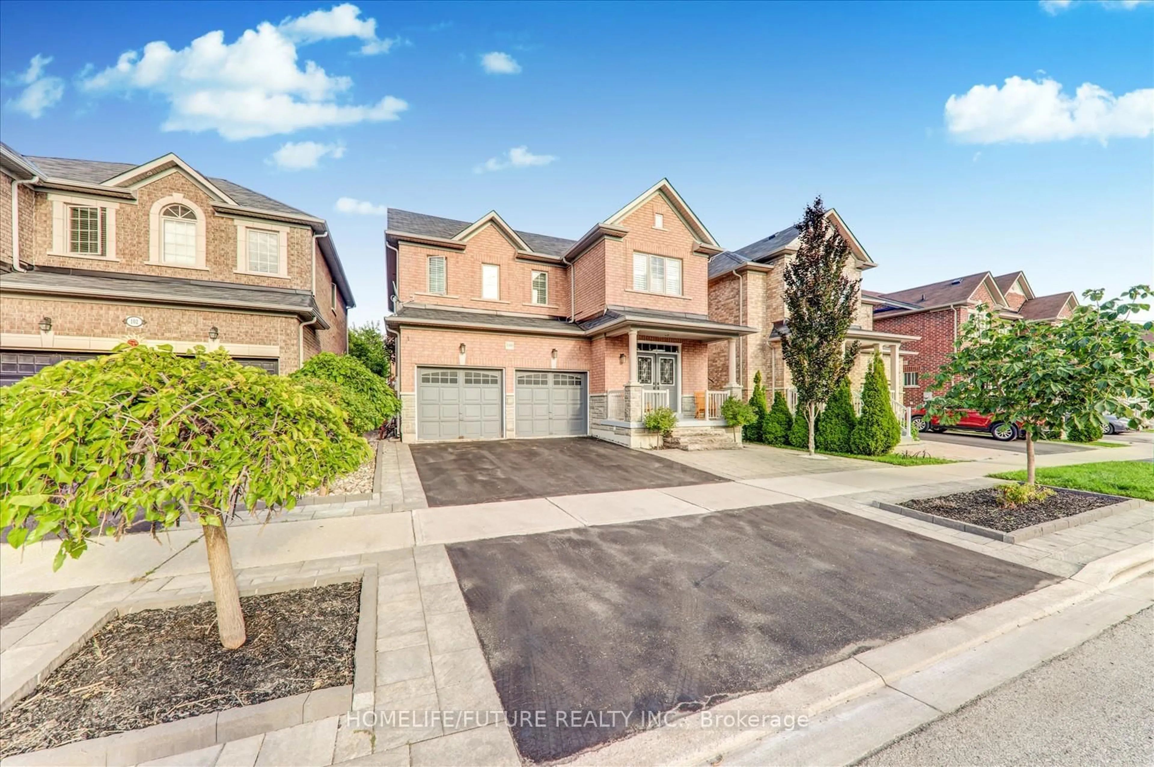 Home with brick exterior material, street for 100 James Mccullough Rd, Whitchurch-Stouffville Ontario L4A 0Z2