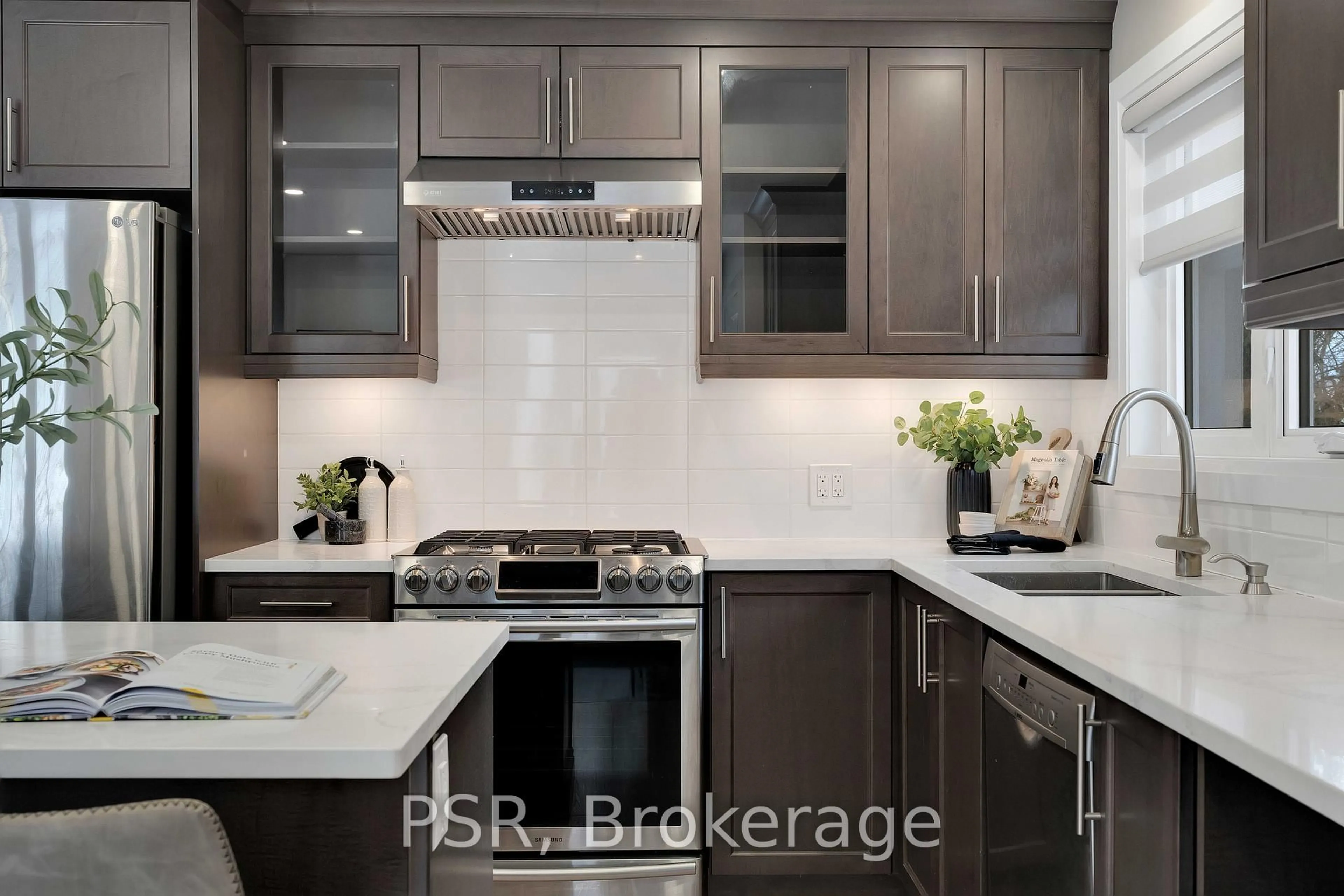 Contemporary kitchen, ceramic/tile floor for 15 Wenderly Dr, Aurora Ontario L4G 1V2