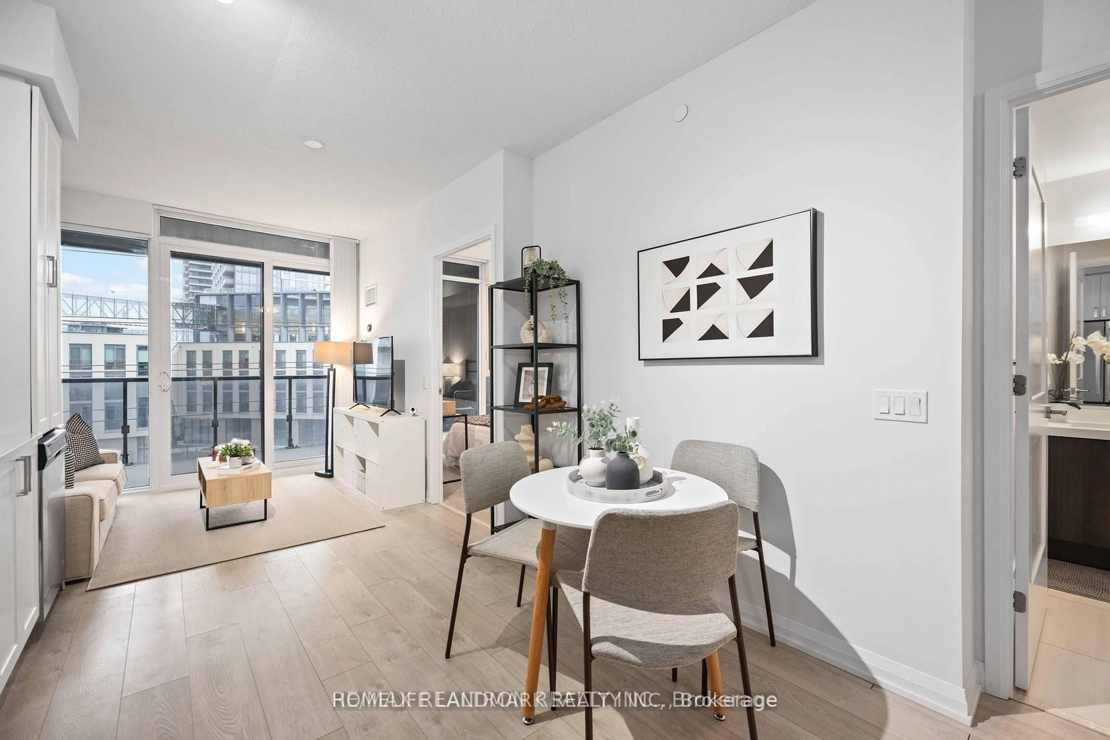 Unknown for 7895 Jane St #311, Vaughan Ontario L4K 2M7