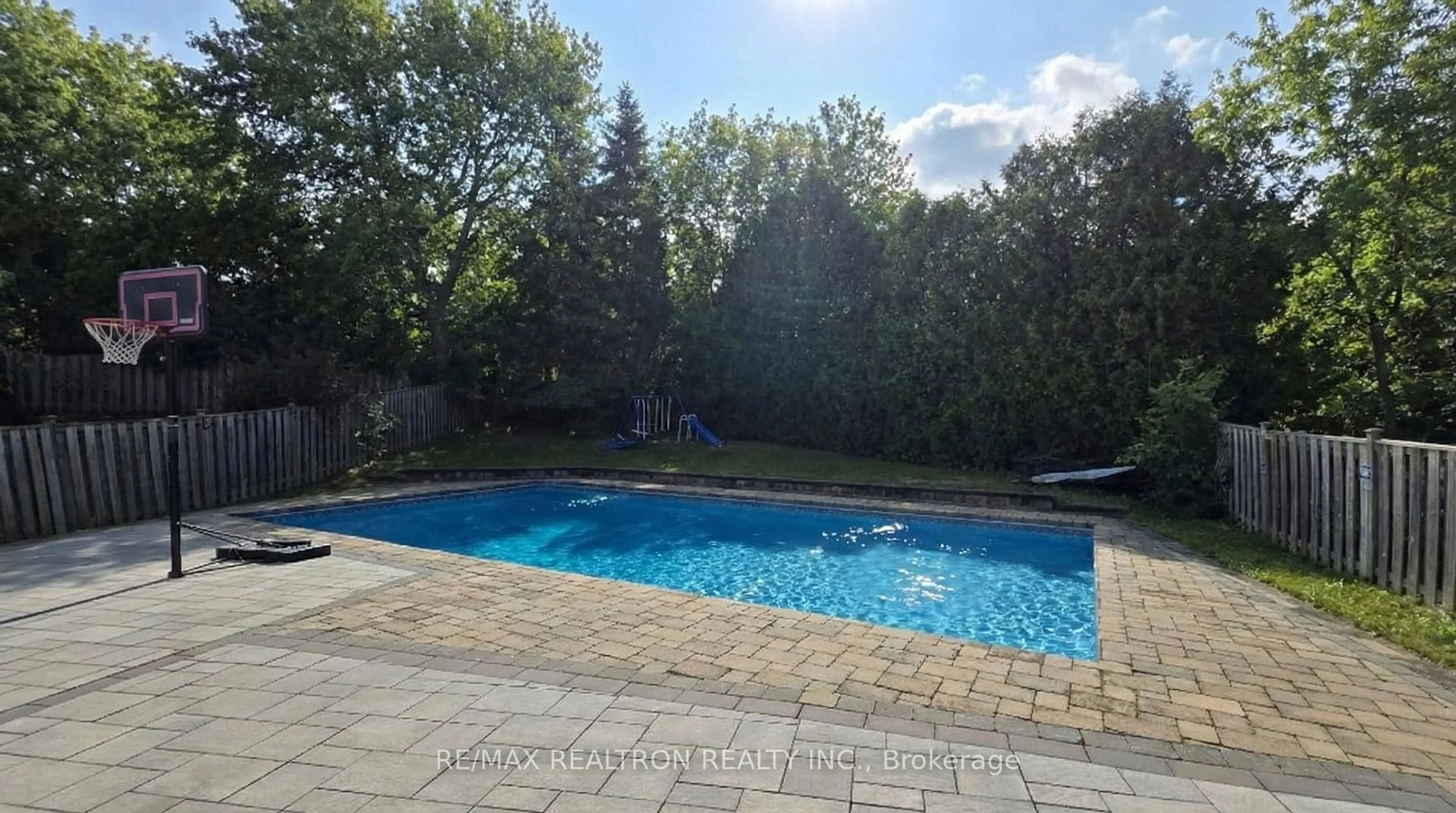 Pool for 62 Bishop Cres, Markham Ontario L3P 4N7