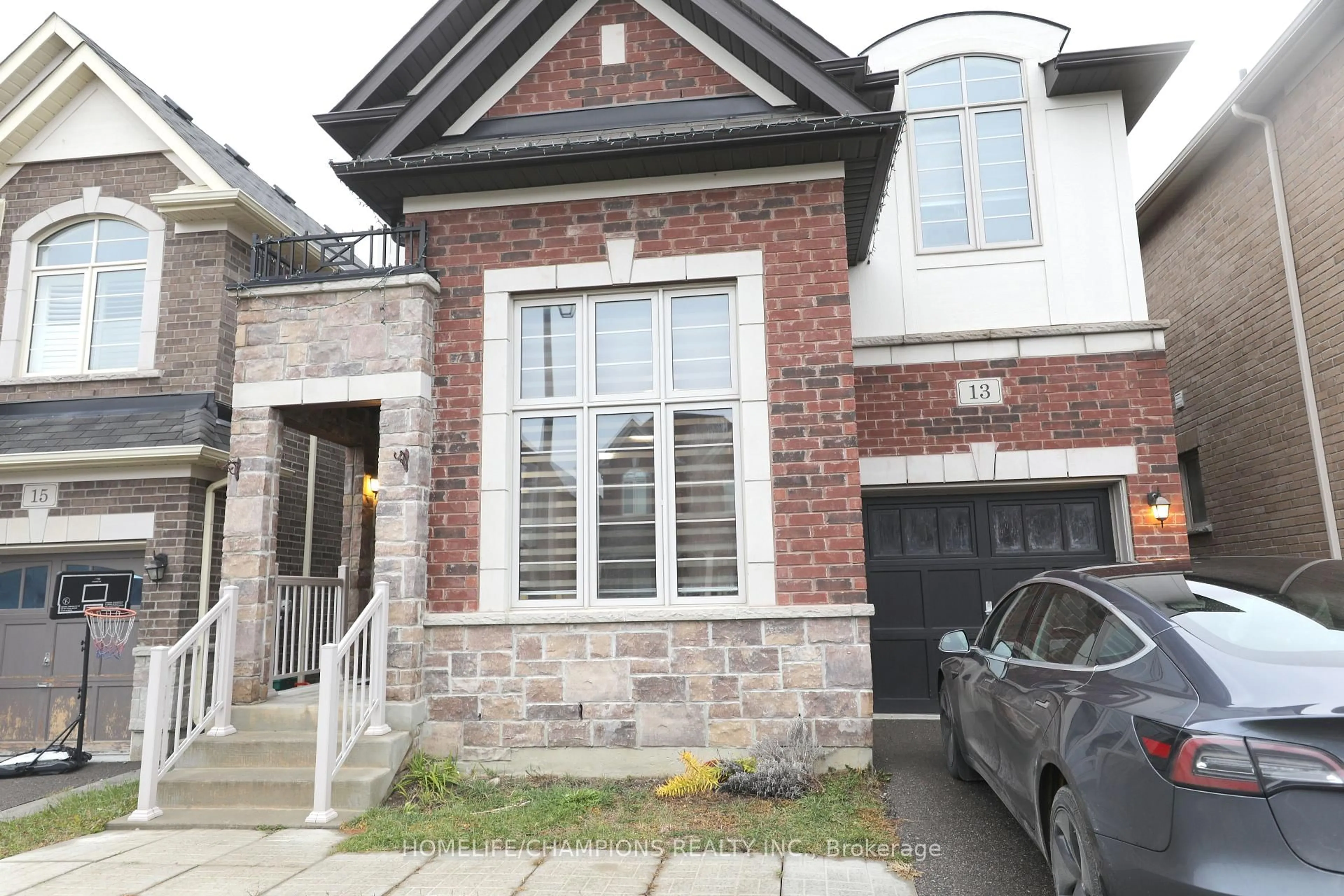 Home with brick exterior material, street for 13 John Moore Rd, East Gwillimbury Ontario L9N 0P4