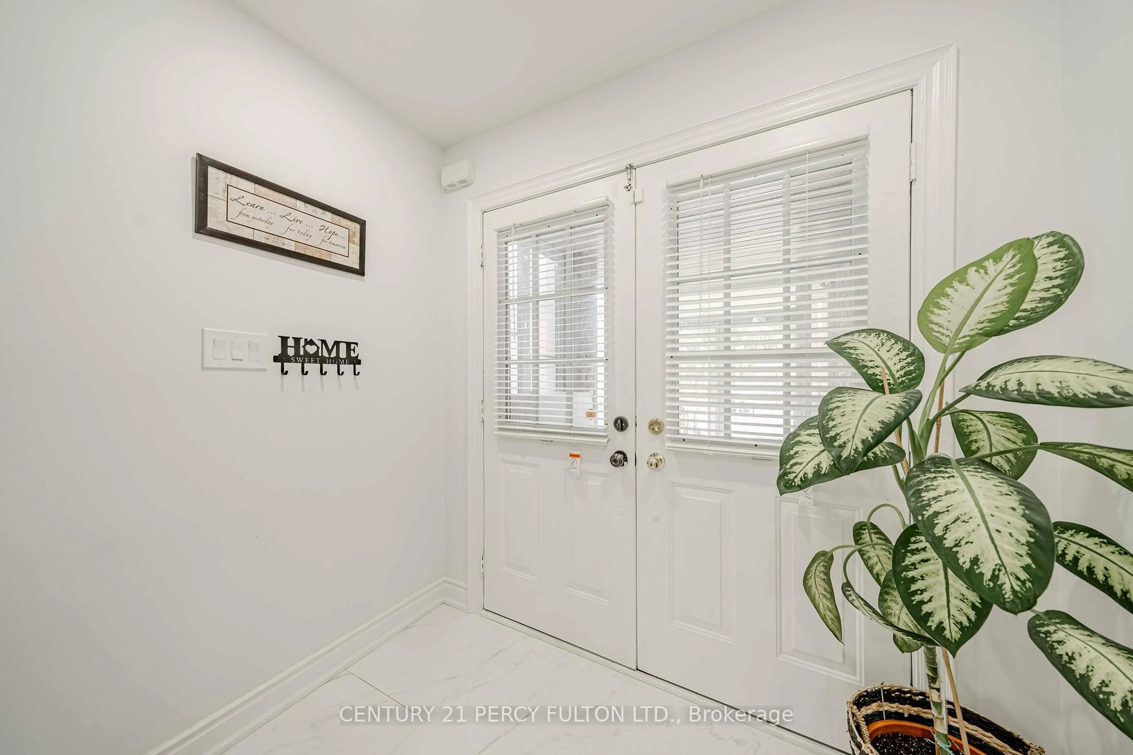 Indoor entryway for 157 Billingsley Cres, Markham Ontario L3S 4P3