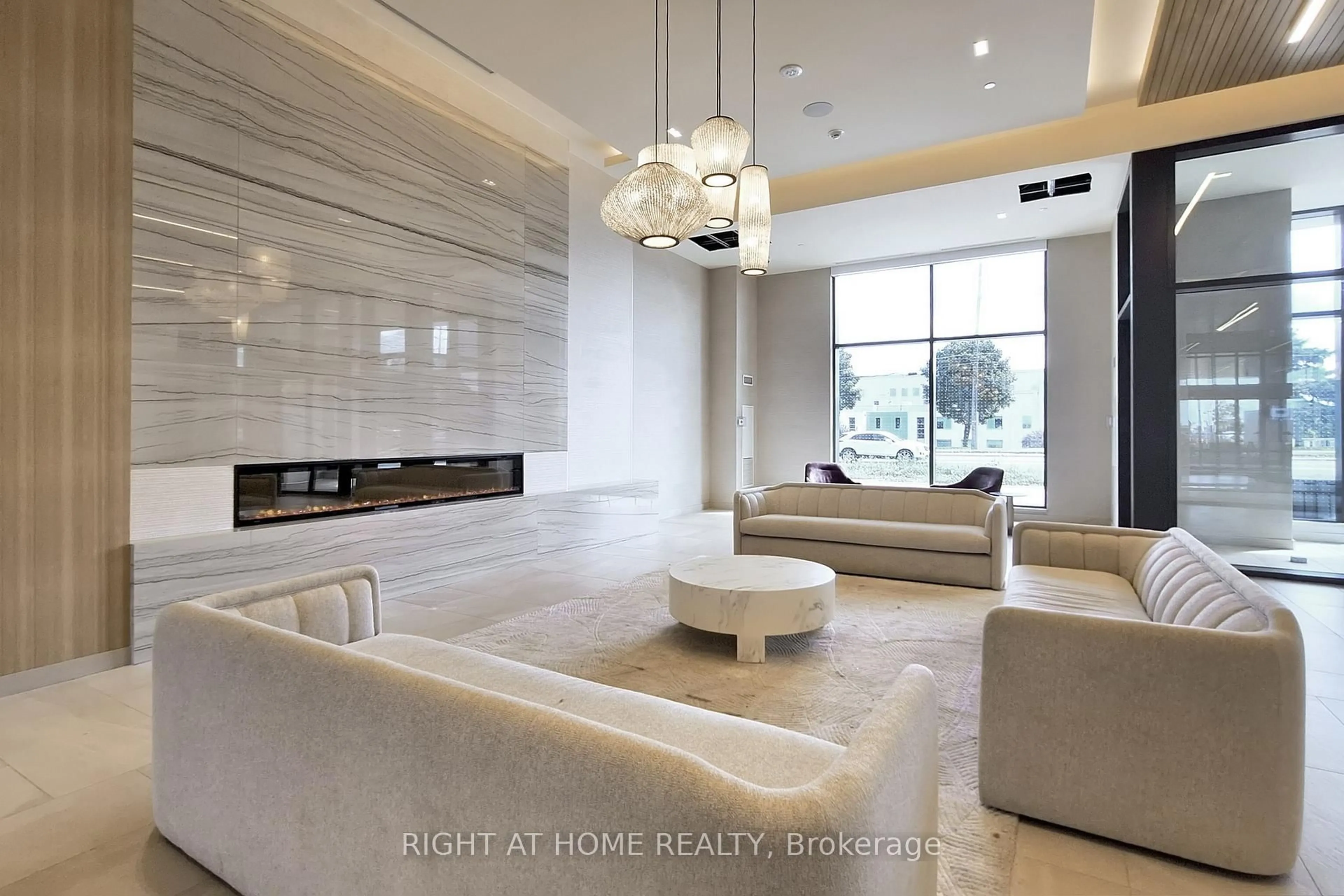 Lobby for 8960 Jane St #LPH106, Vaughan Ontario L4K 2M9