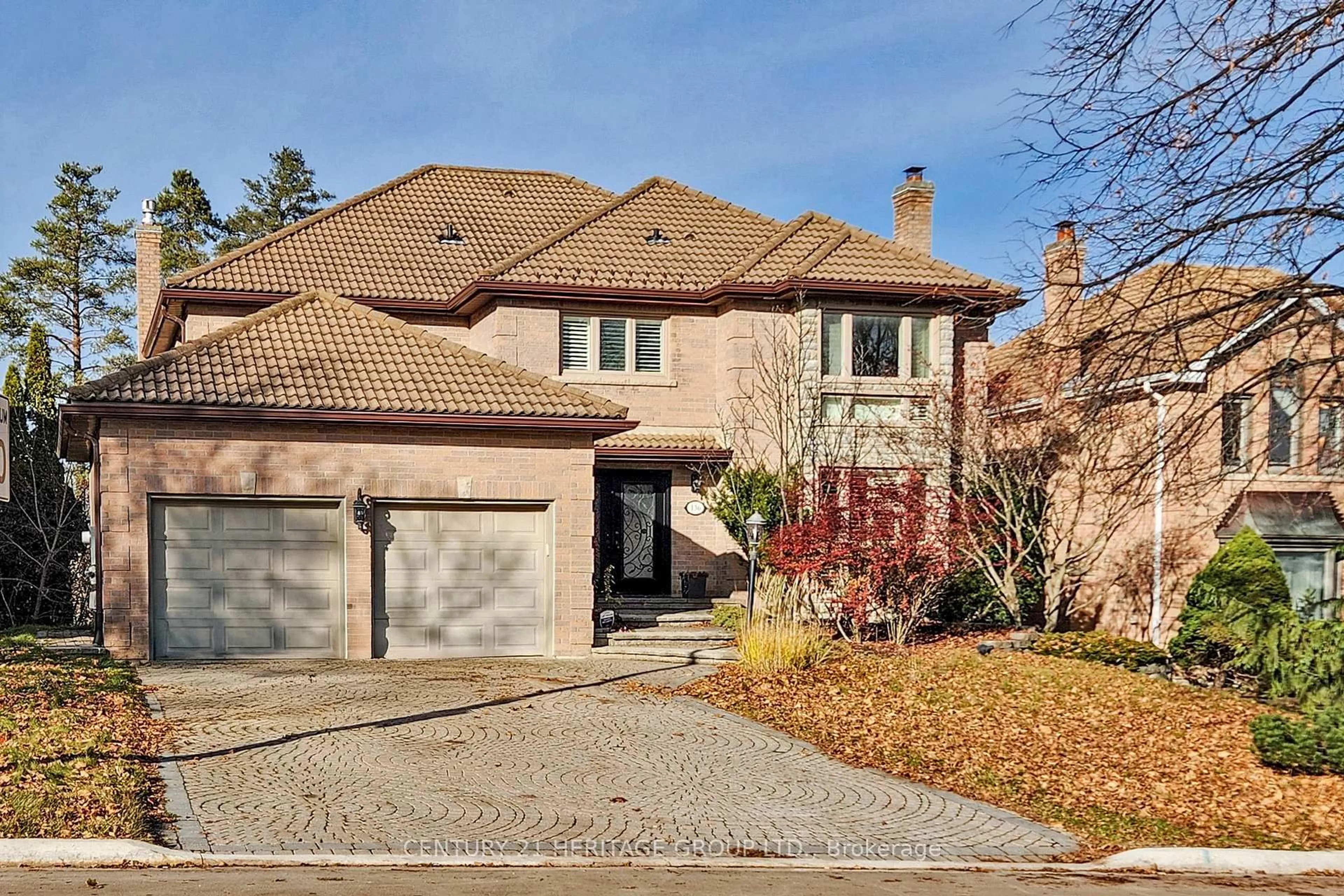 Home with brick exterior material, street for 136 Cranberry Lane, Aurora Ontario L4G 5Z3
