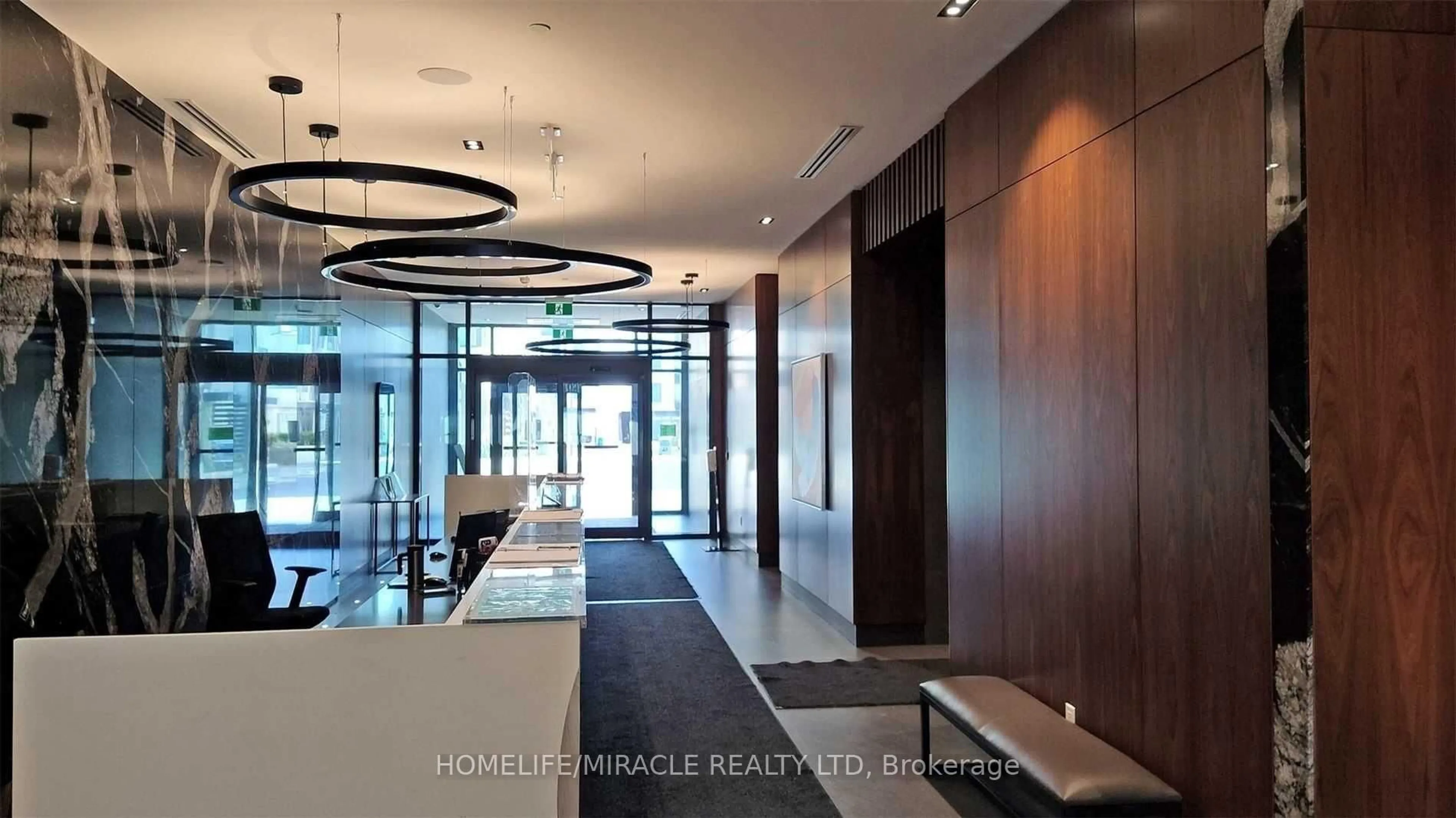 Indoor foyer for 7895 Jane St #2914, Vaughan Ontario L4K 2M7