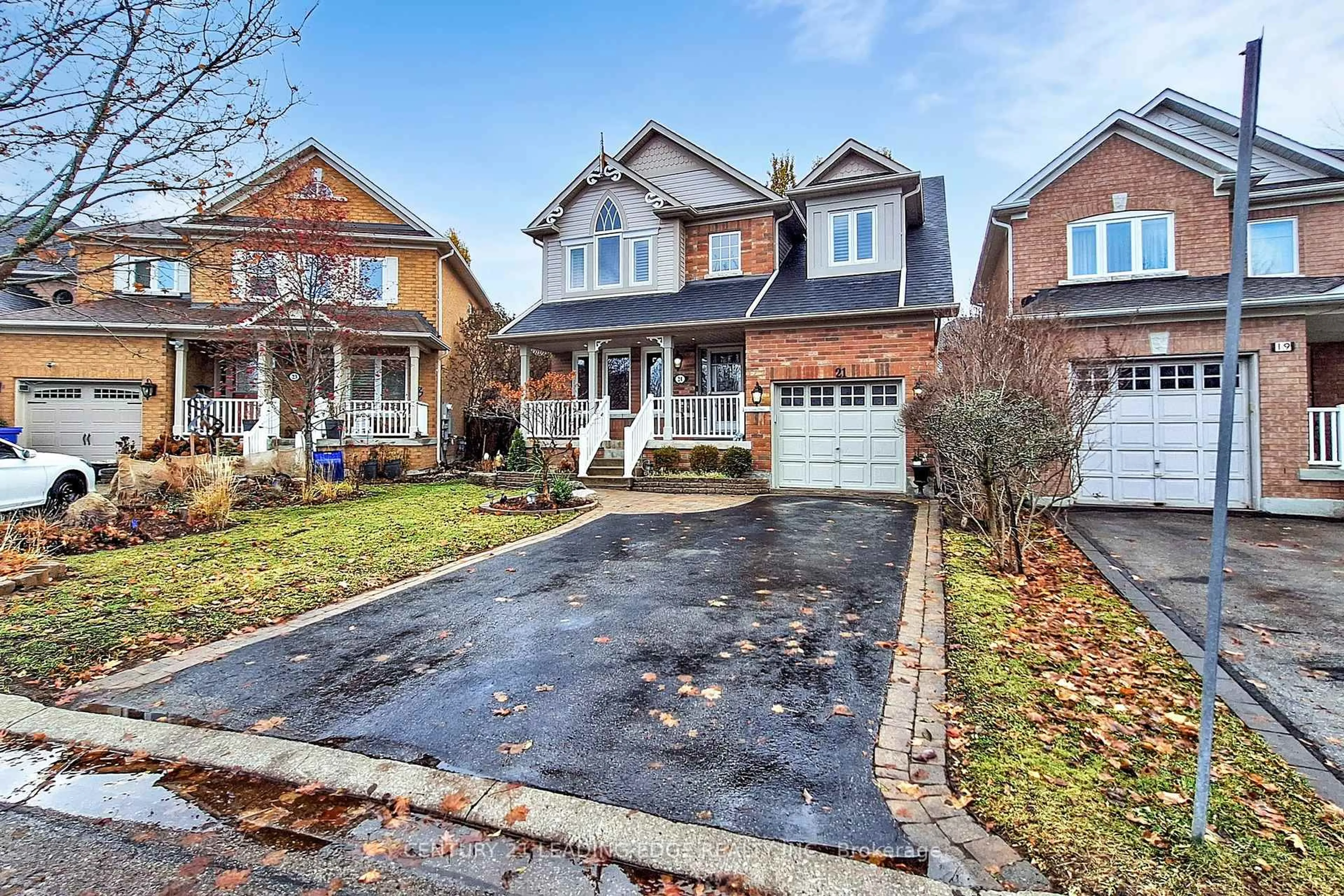 Home with brick exterior material, street for 21 Watkins Glen Cres, Aurora Ontario L3G 7P3