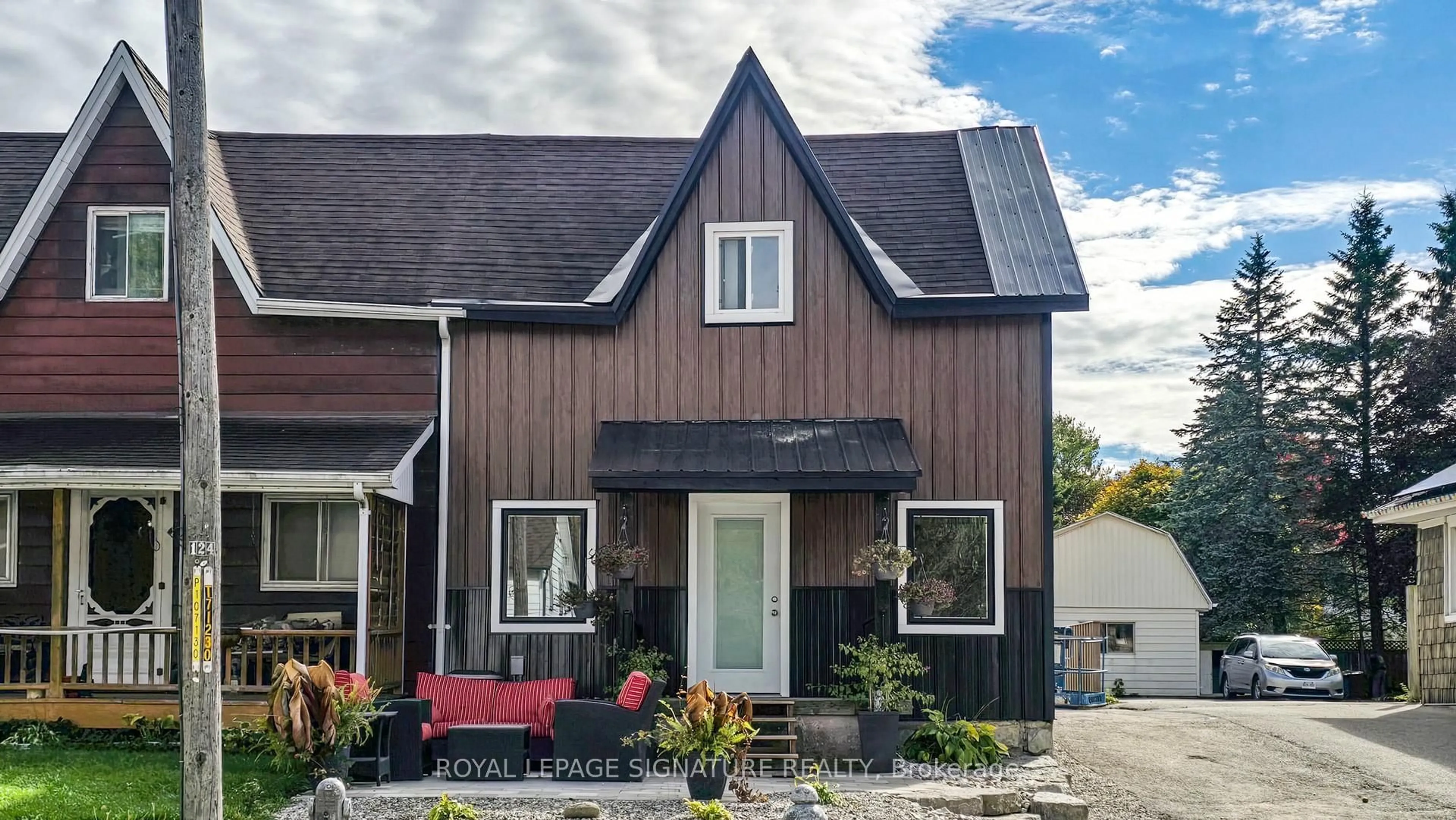 Home with vinyl exterior material, street for 94 Mill St, Uxbridge Ontario L9P 1H4