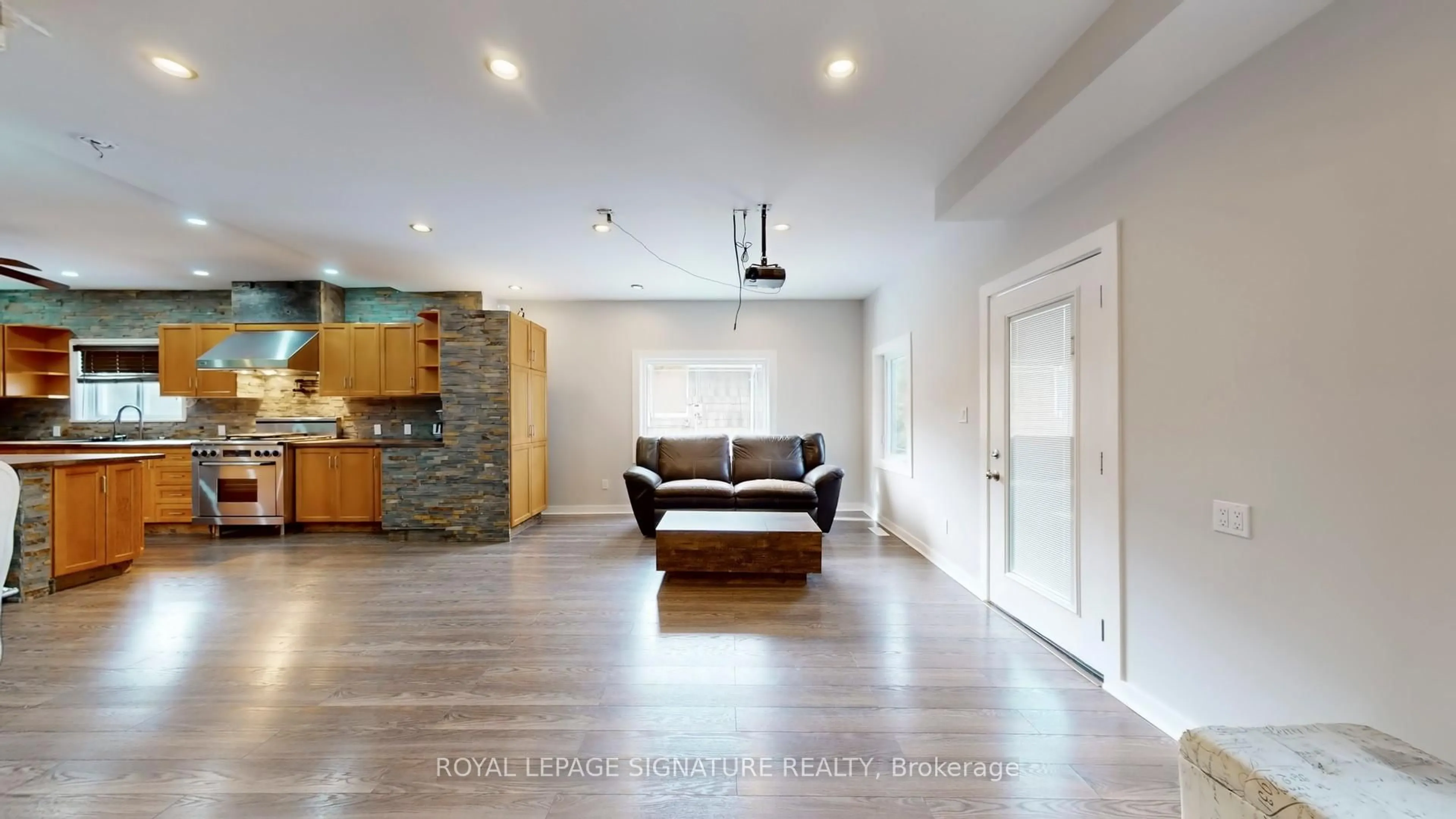 Unknown for 94 Mill St, Uxbridge Ontario L9P 1H4