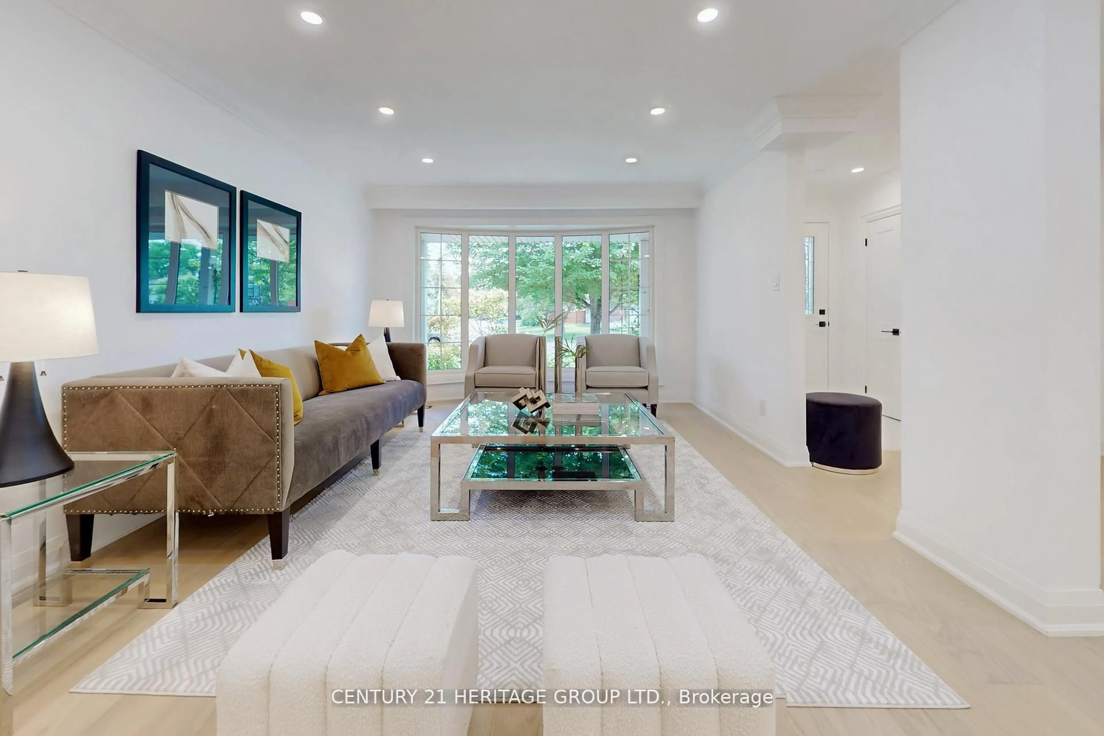 Living room with furniture, ceramic/tile floor for 10 Cherry Blossom Lane, Markham Ontario L3T 3B9