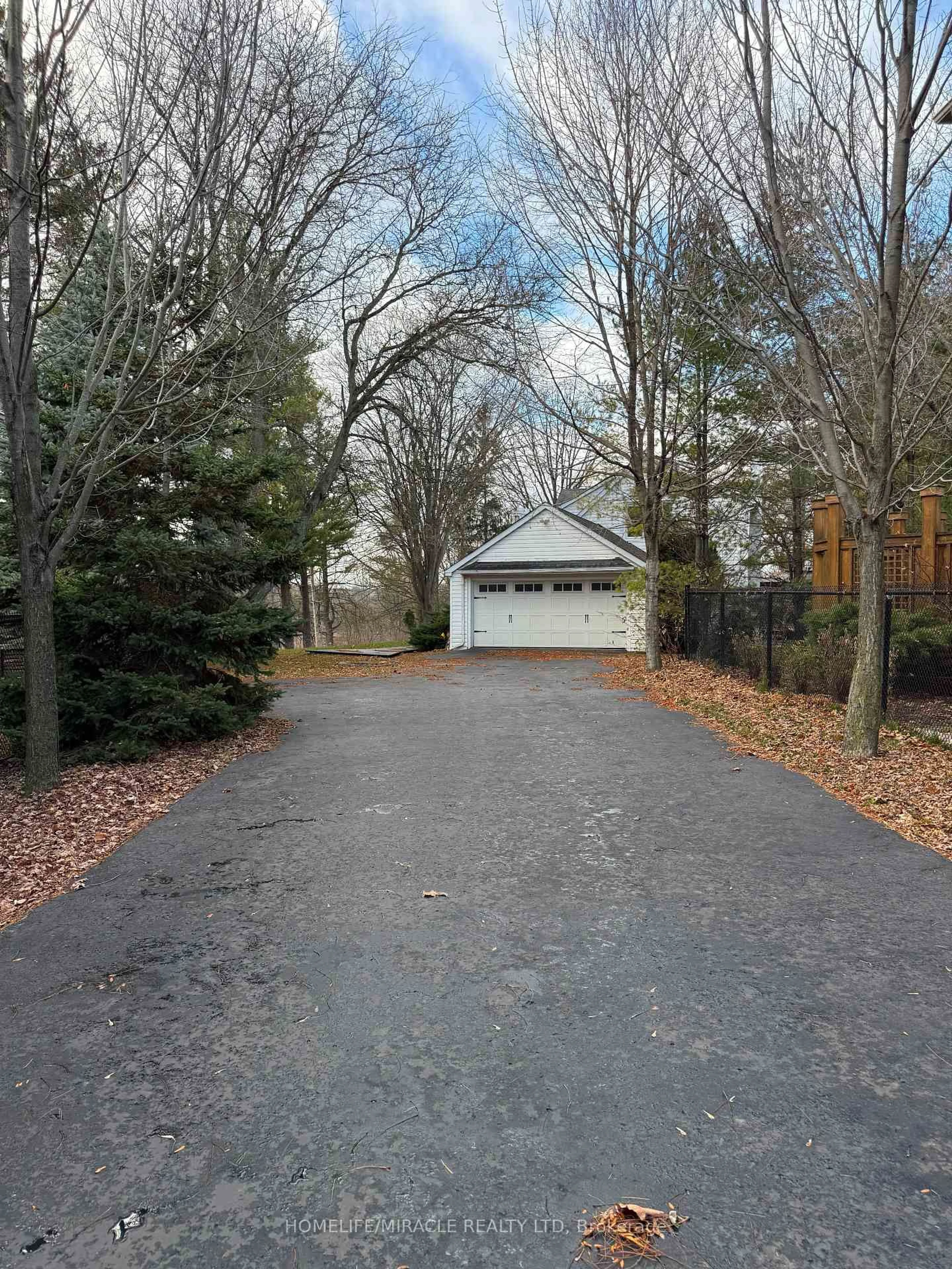 Unknown for 10 Yorkton Blvd, Markham Ontario L6C 0J9