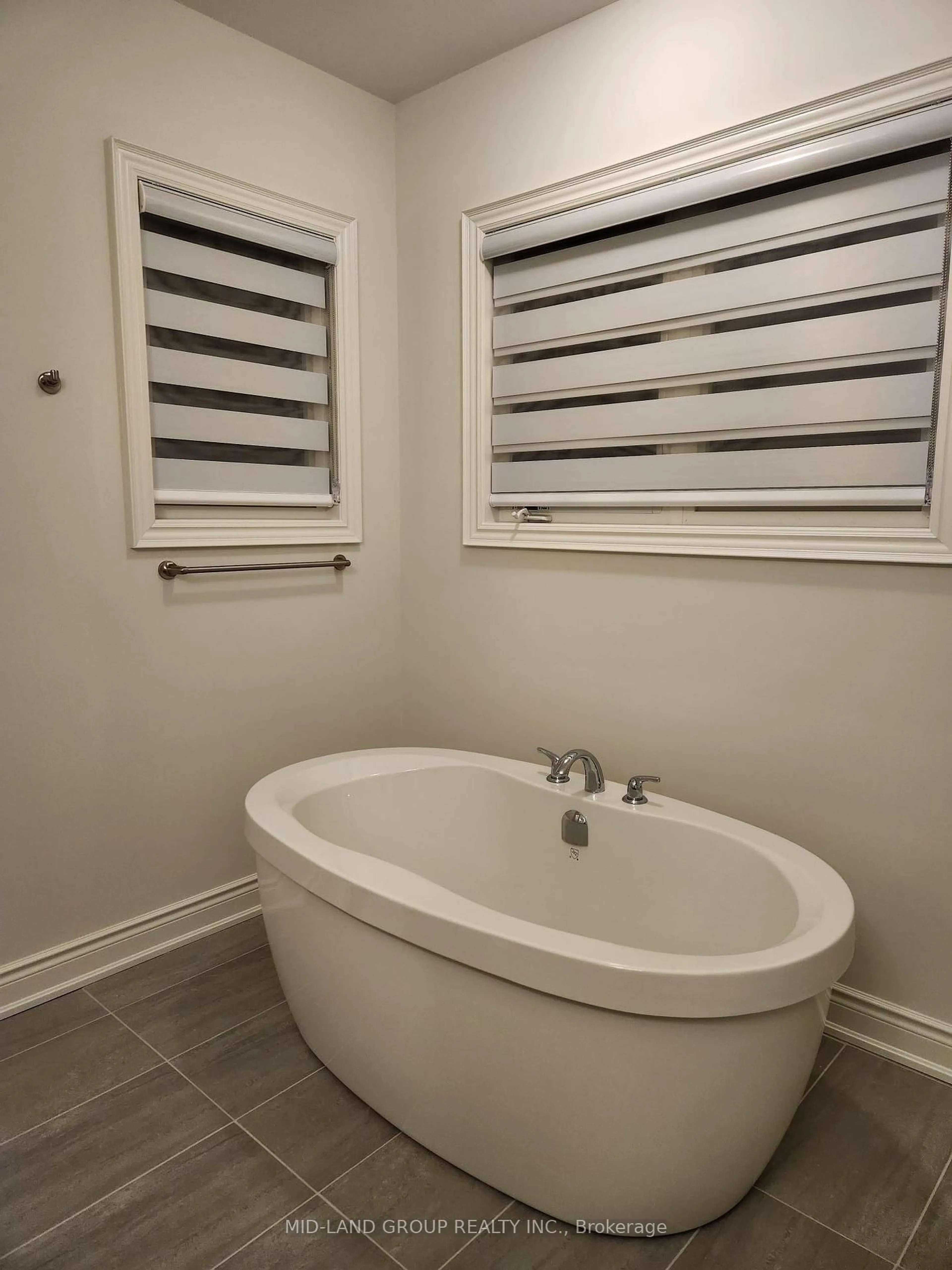 Contemporary bathroom, unknown for 73 Boccella Cres, Richmond Hill Ontario L4B 0J2