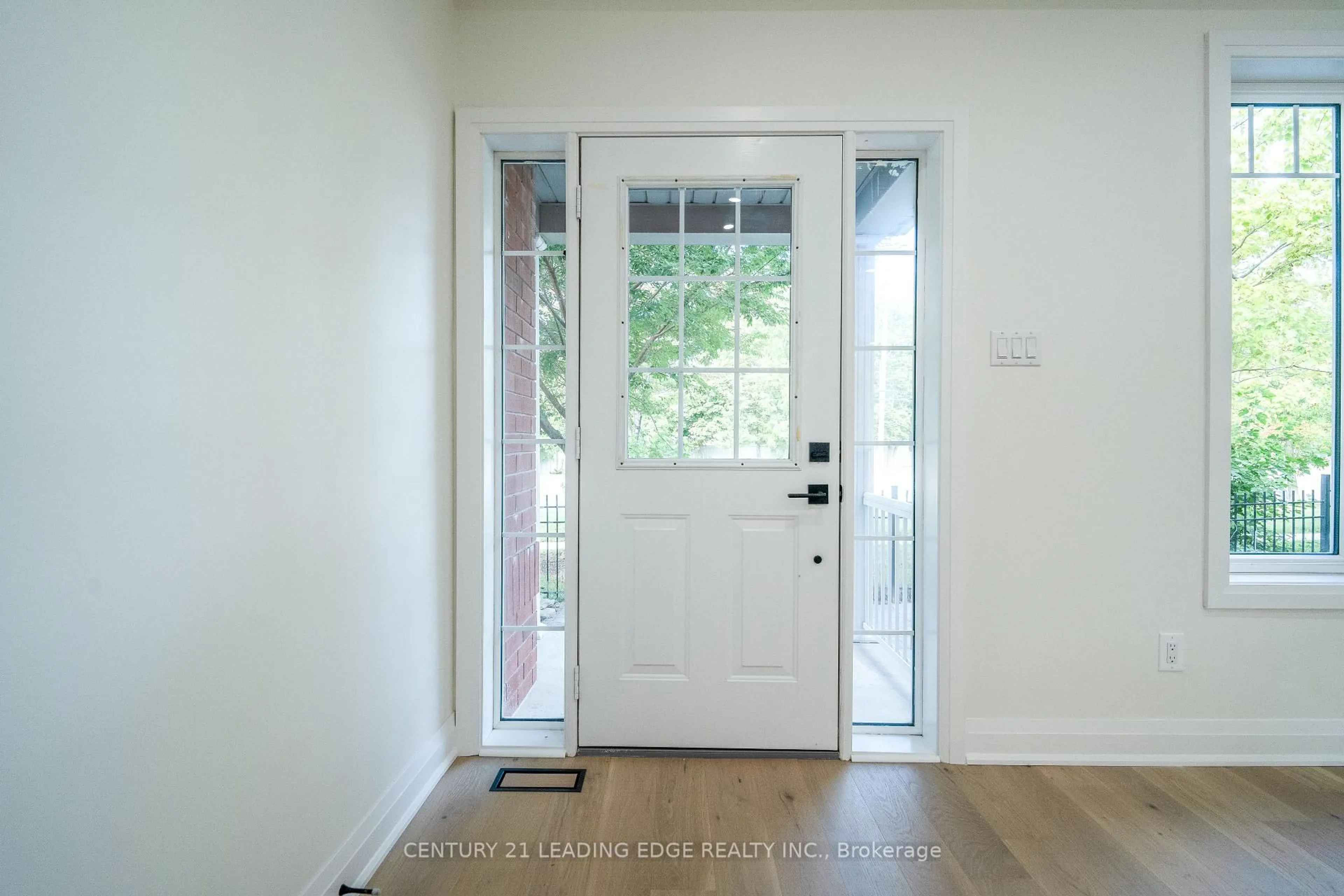 Indoor entryway for 22 MILROY Lane, Markham Ontario L6B 1B5
